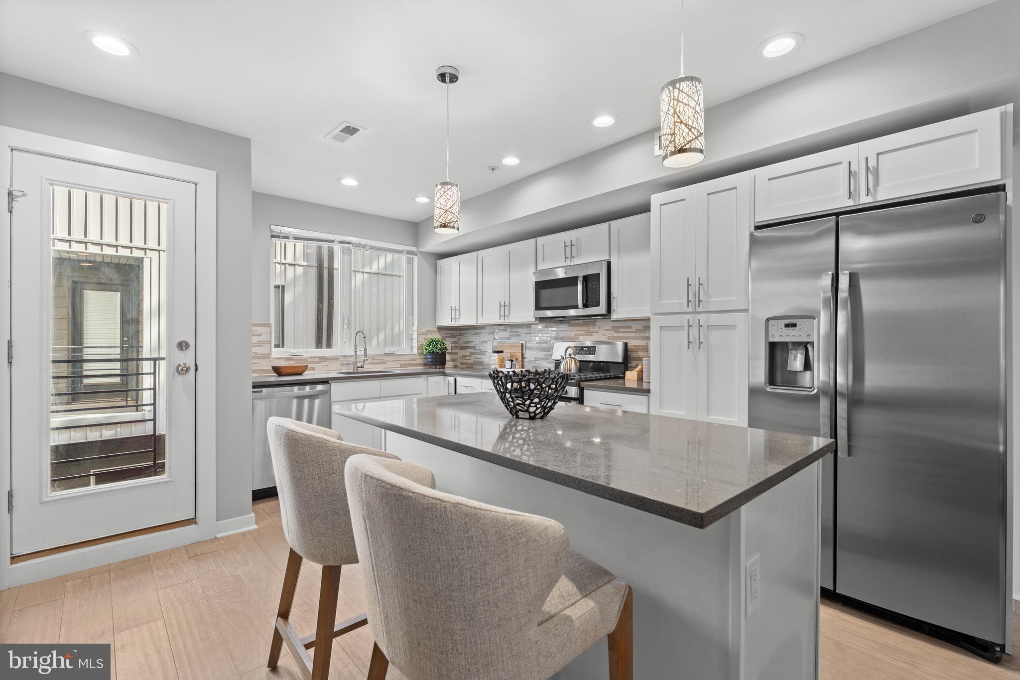 FAIRMOUNT - Residential Lease