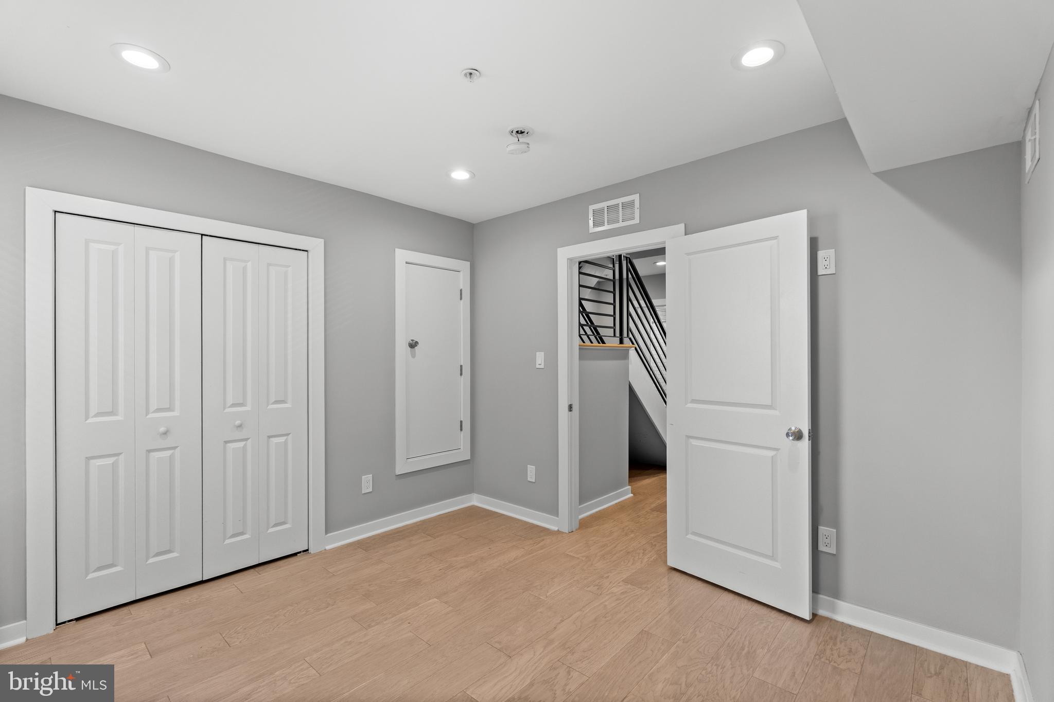 FAIRMOUNT - Residential Lease