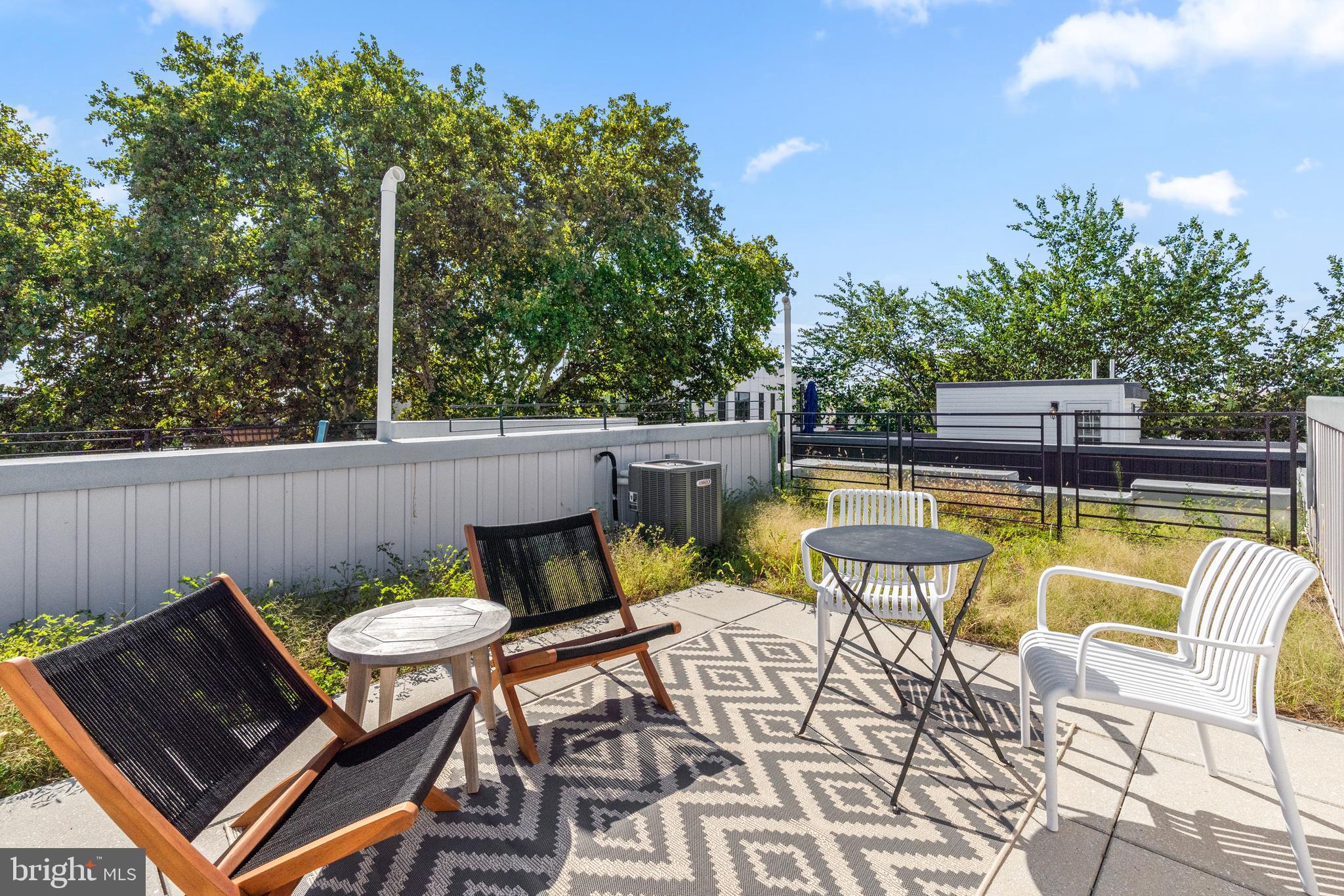 FAIRMOUNT - Residential Lease