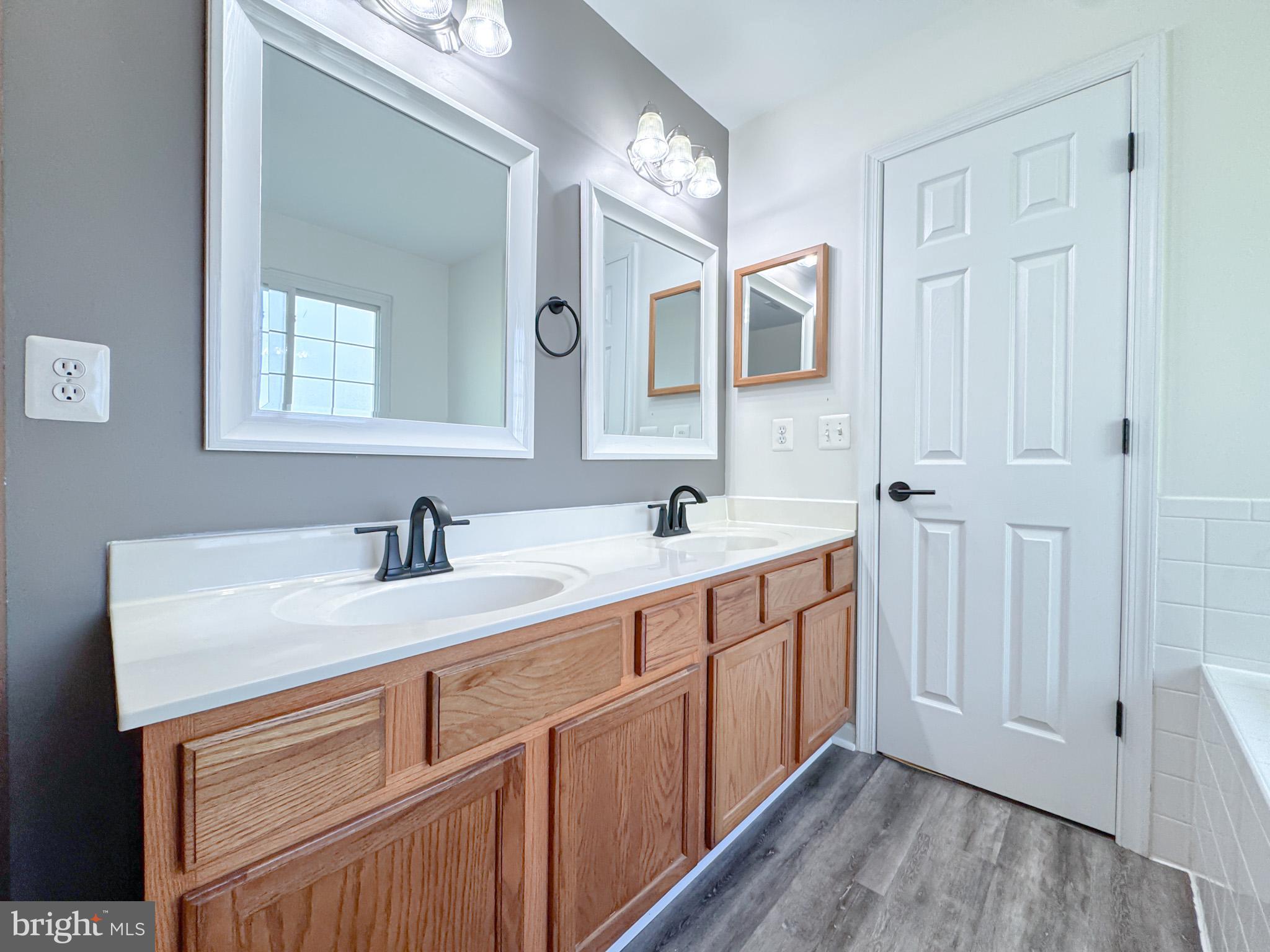 LAKE WILDERNESS - Residential