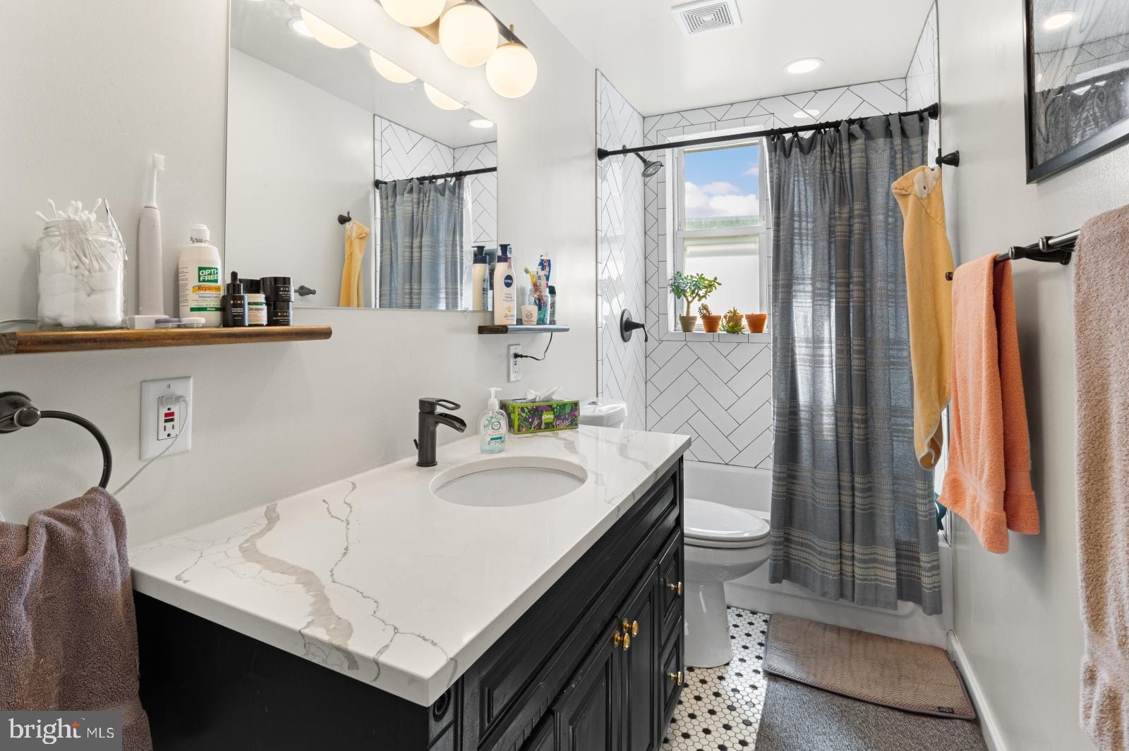 PASSYUNK SQUARE - Residential Lease