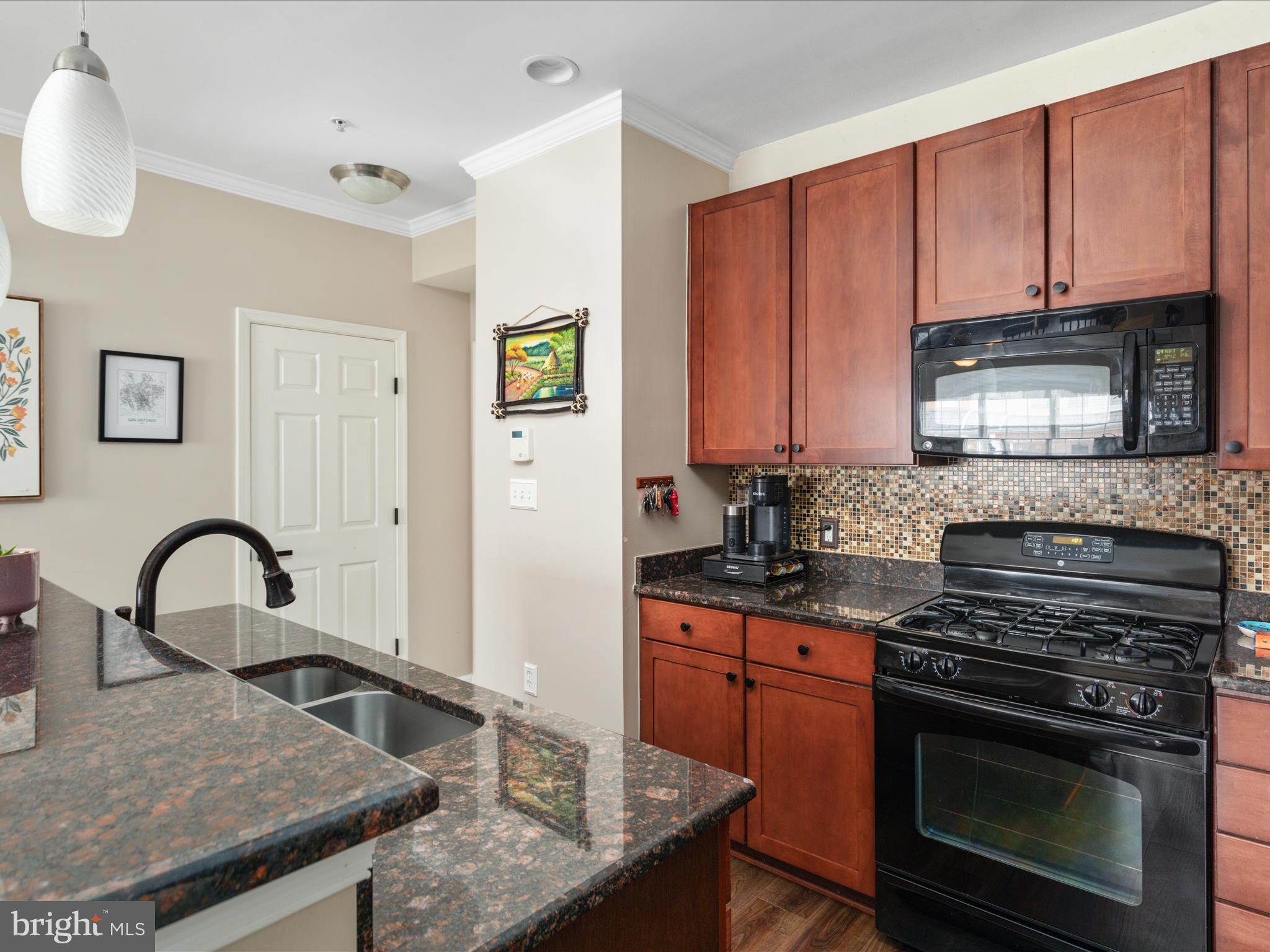 MARKET CENTER CONDOMINIUM - Residential