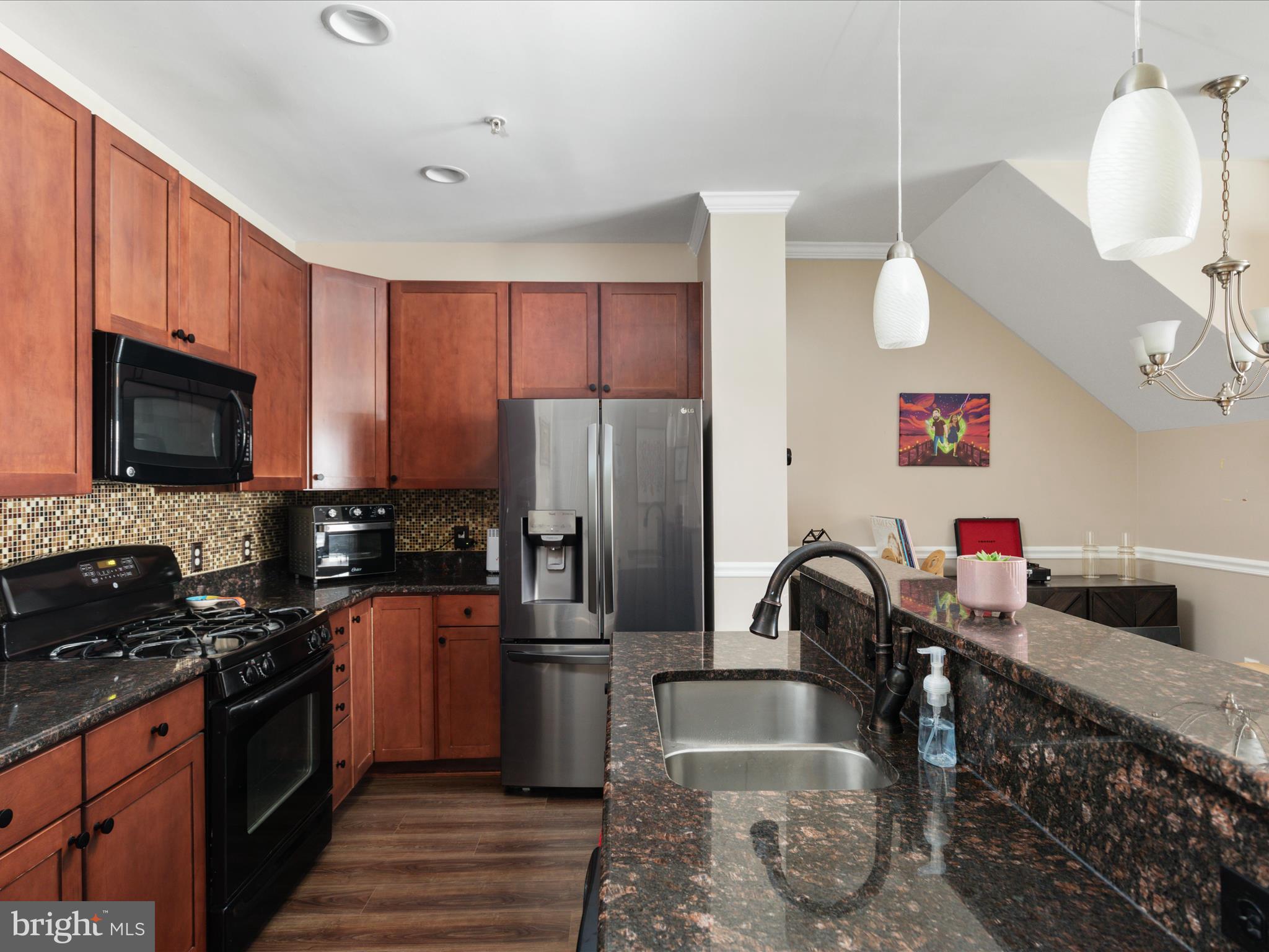 MARKET CENTER CONDOMINIUM - Residential