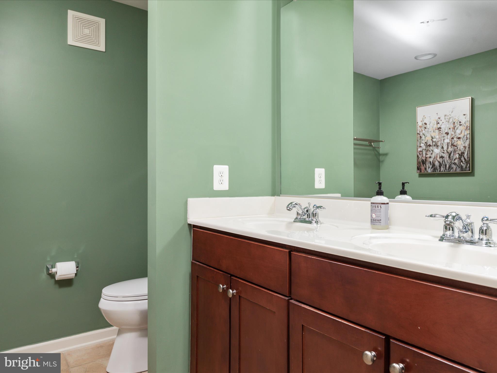 MARKET CENTER CONDOMINIUM - Residential