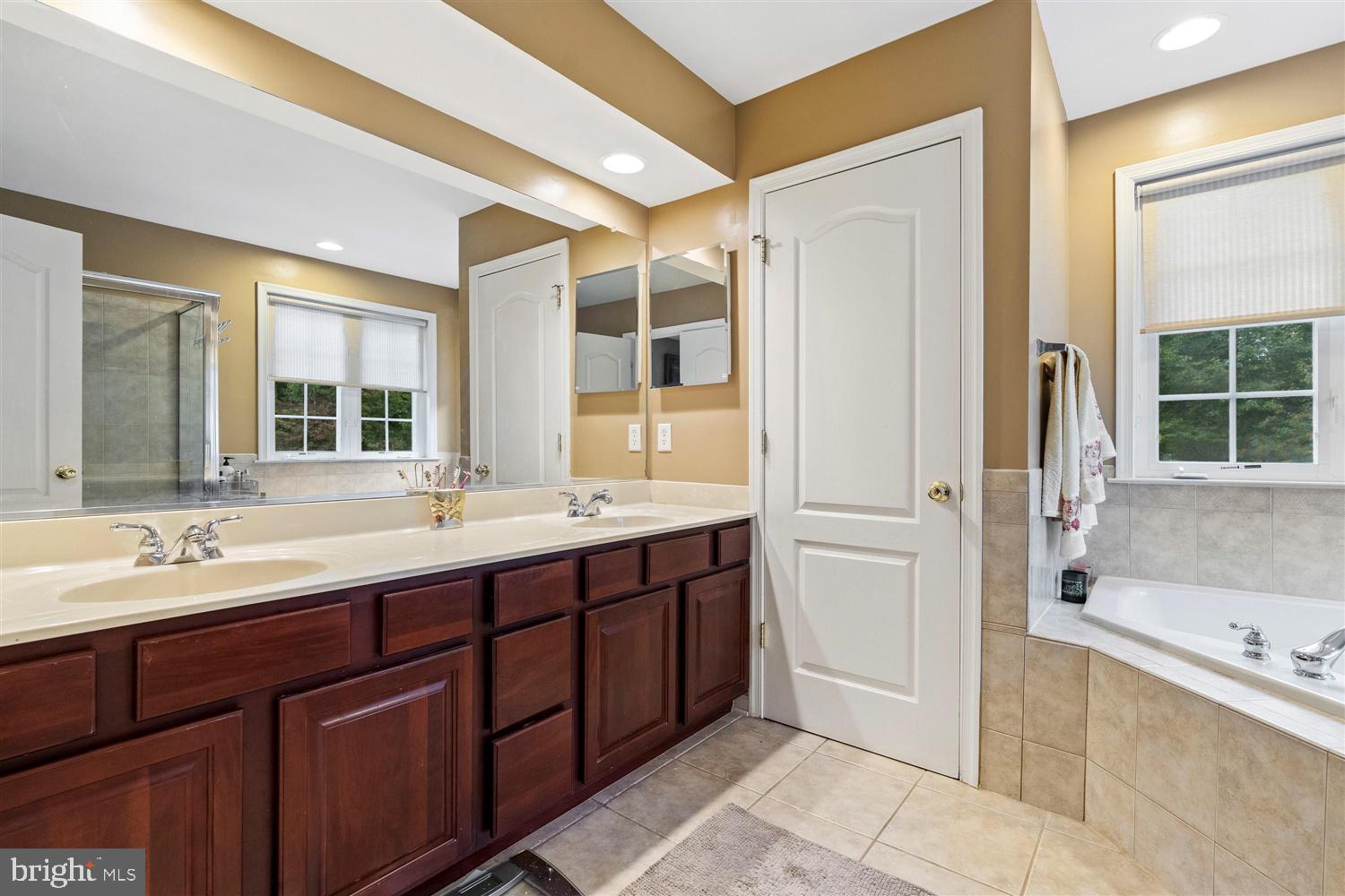 CEDAR LANE FARMS - Residential