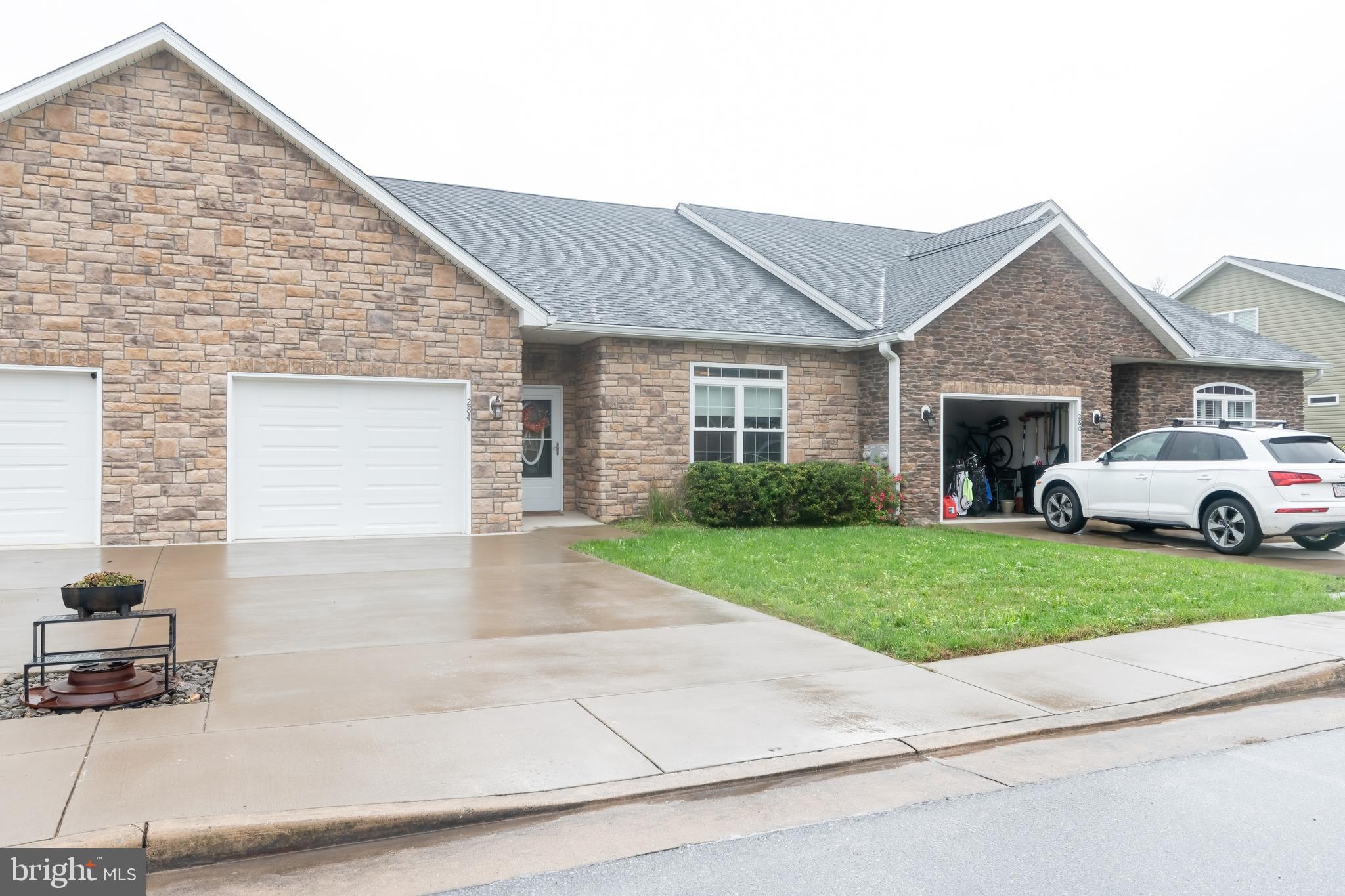 LOCUST HILL - Residential