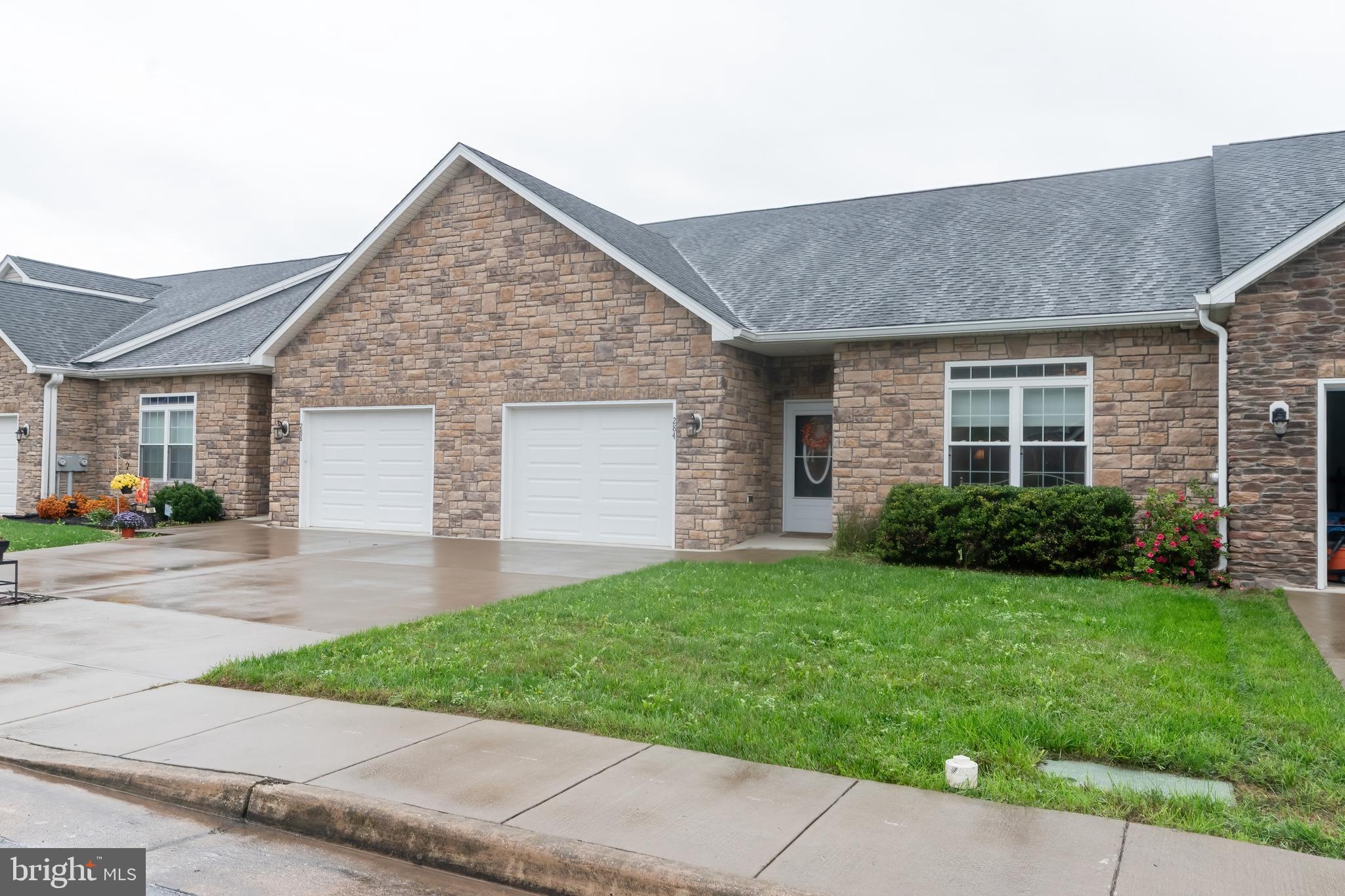 LOCUST HILL - Residential