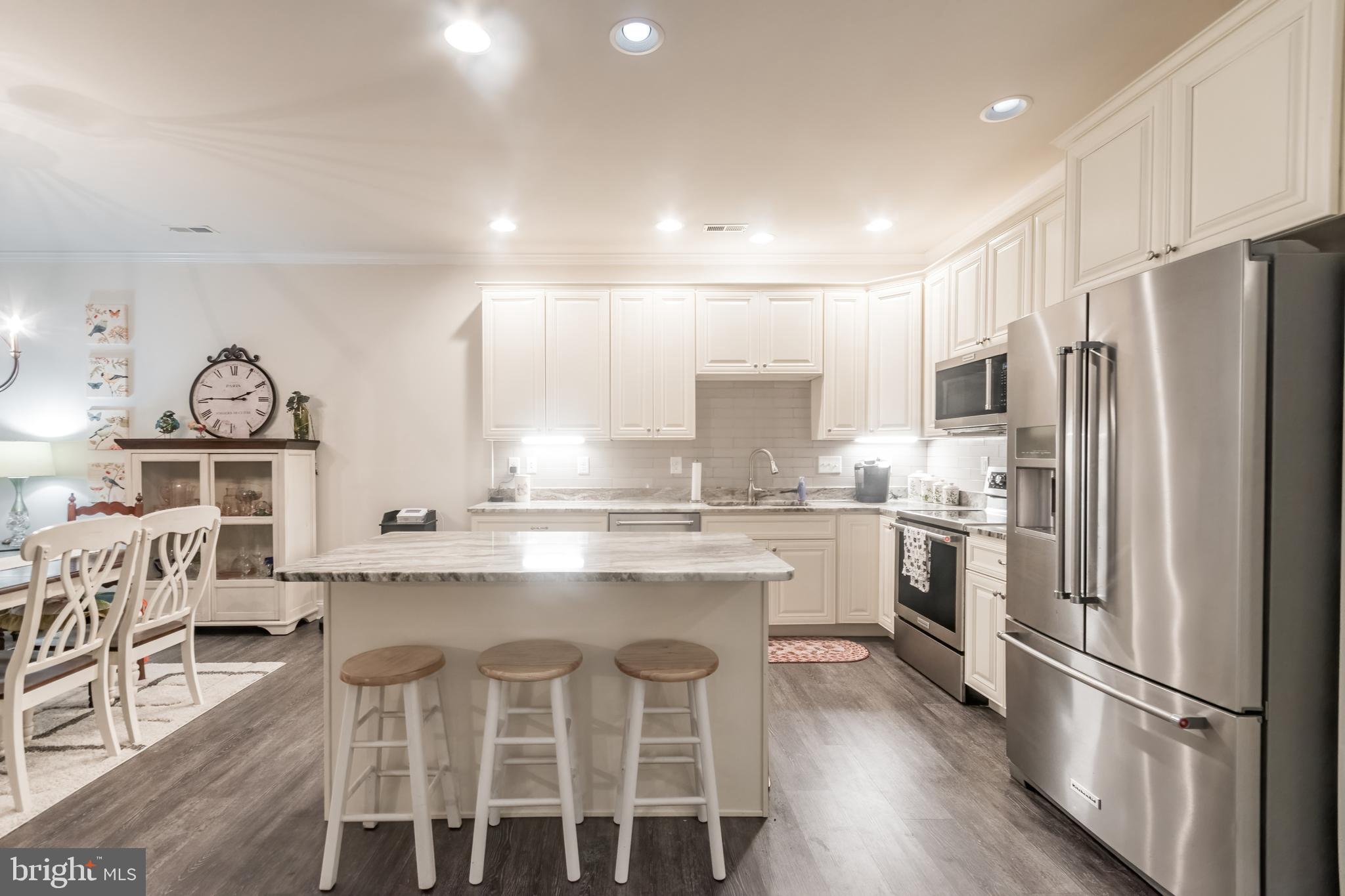 LOCUST HILL - Residential