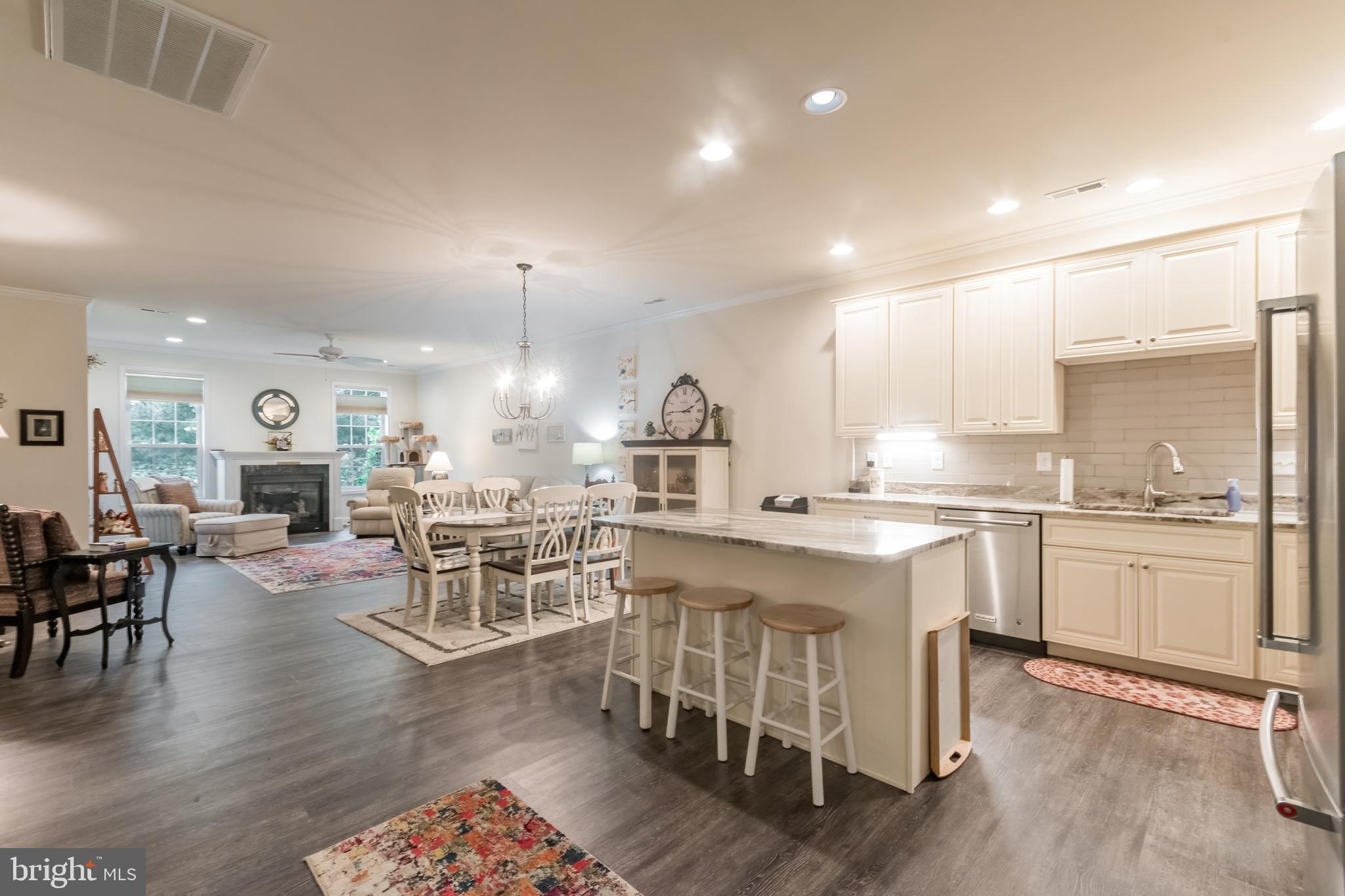 LOCUST HILL - Residential