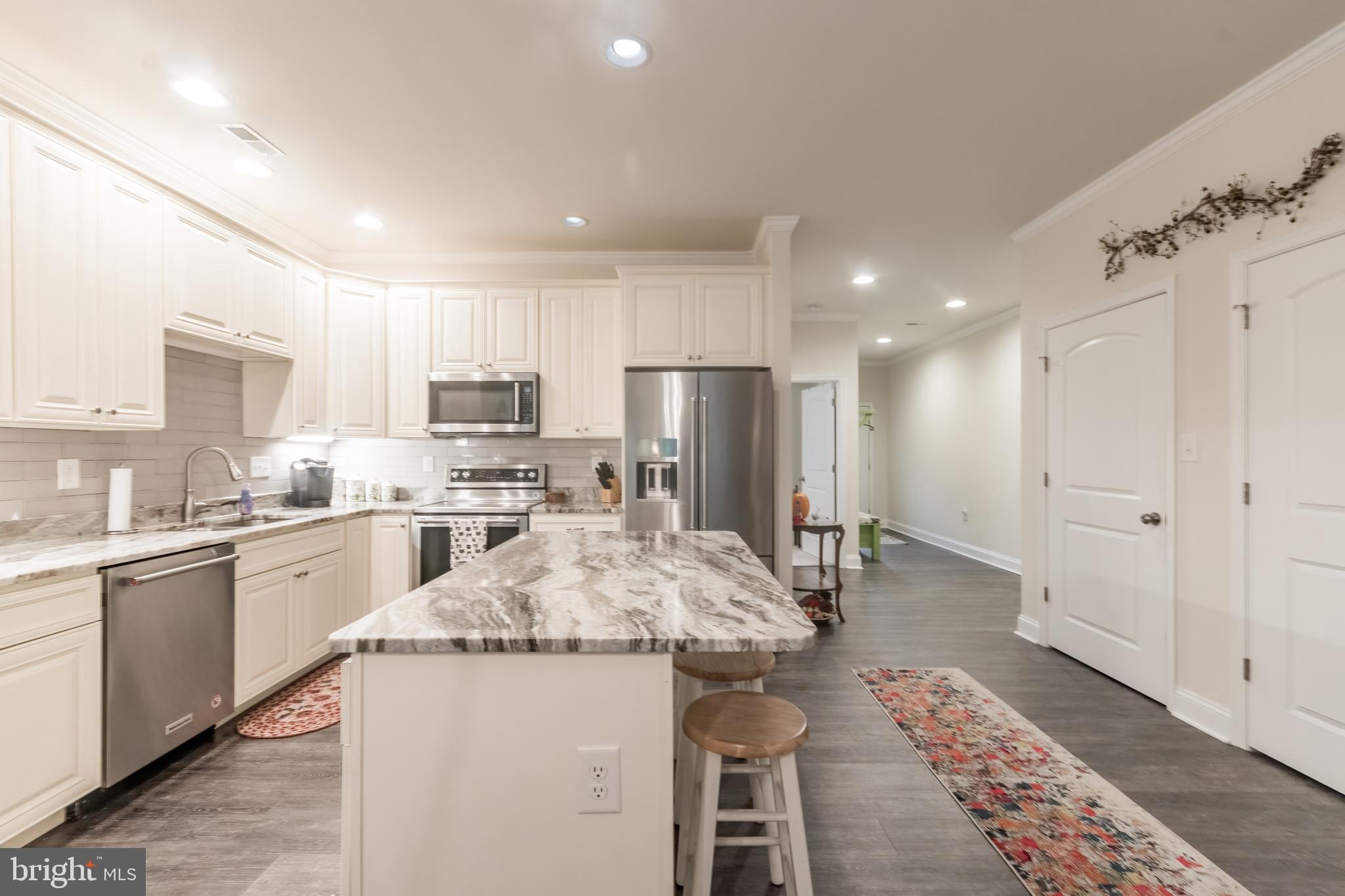 LOCUST HILL - Residential