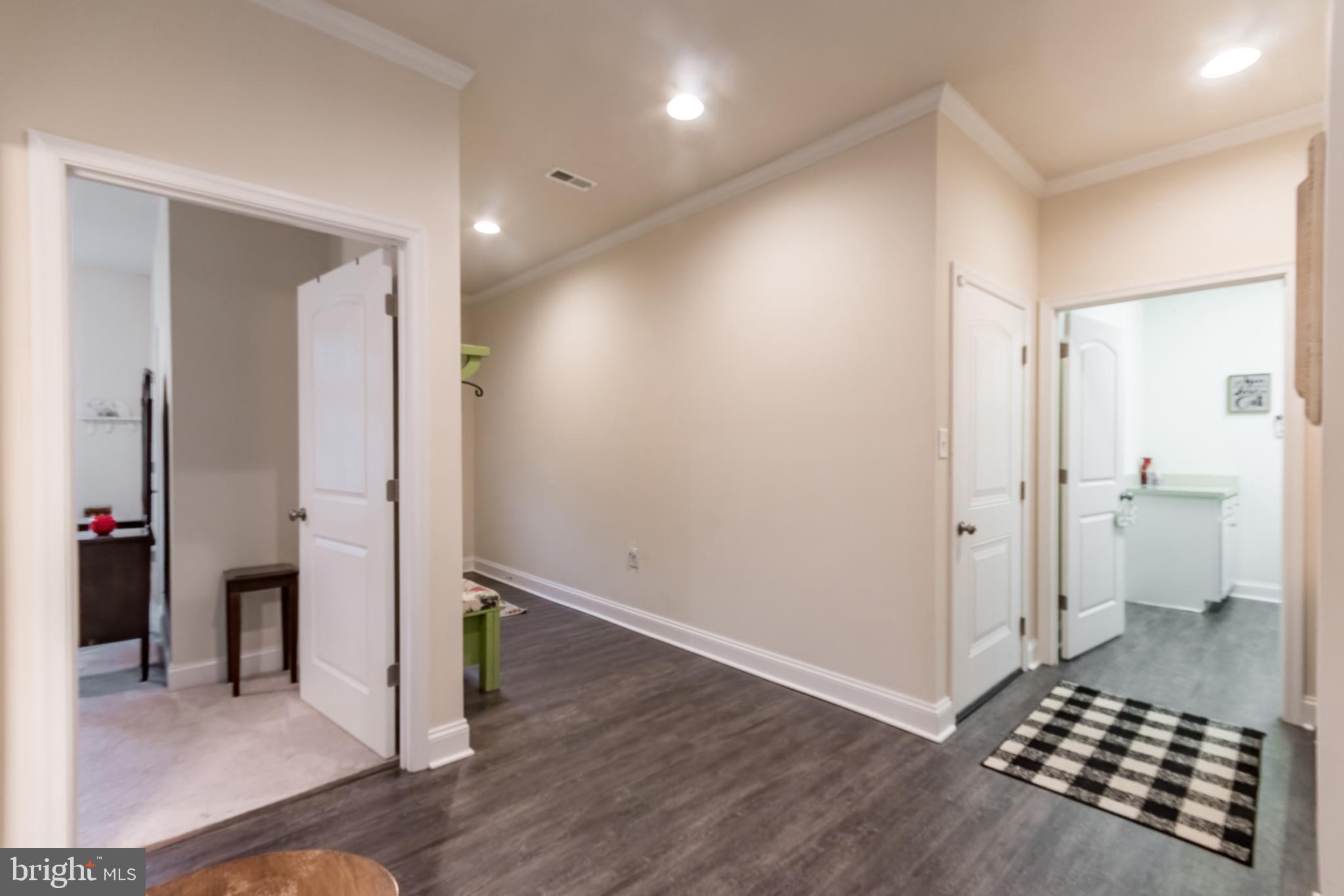 LOCUST HILL - Residential