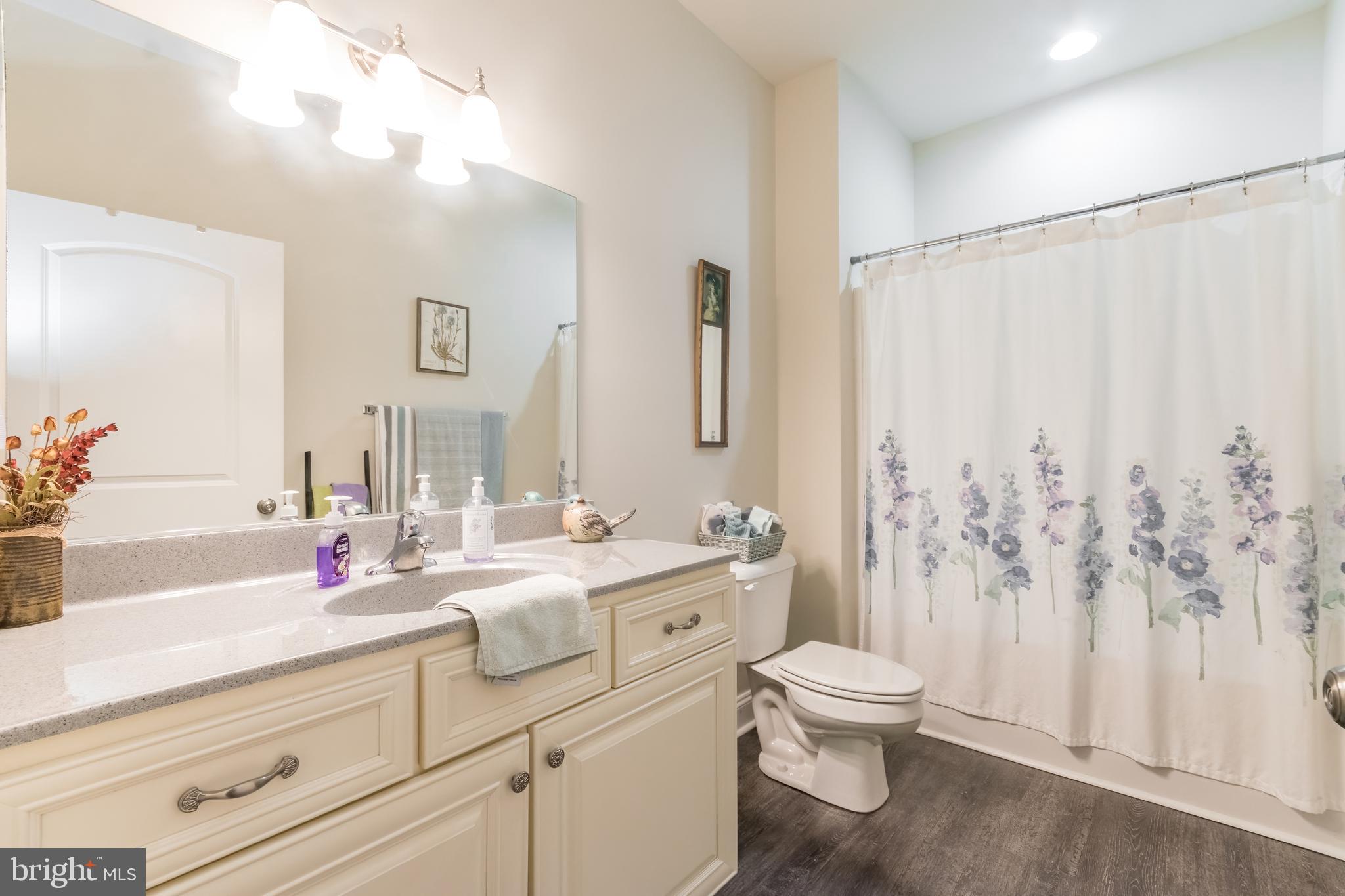 LOCUST HILL - Residential