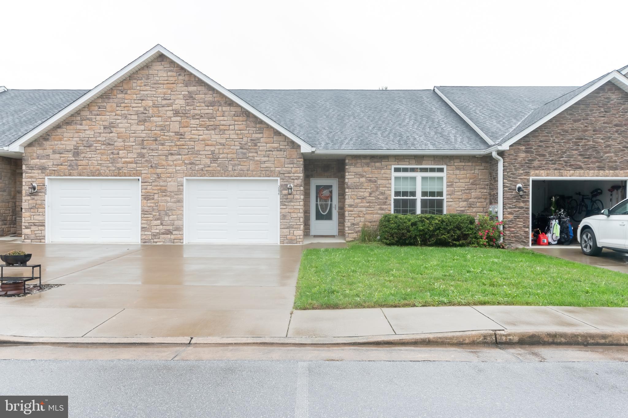 LOCUST HILL - Residential