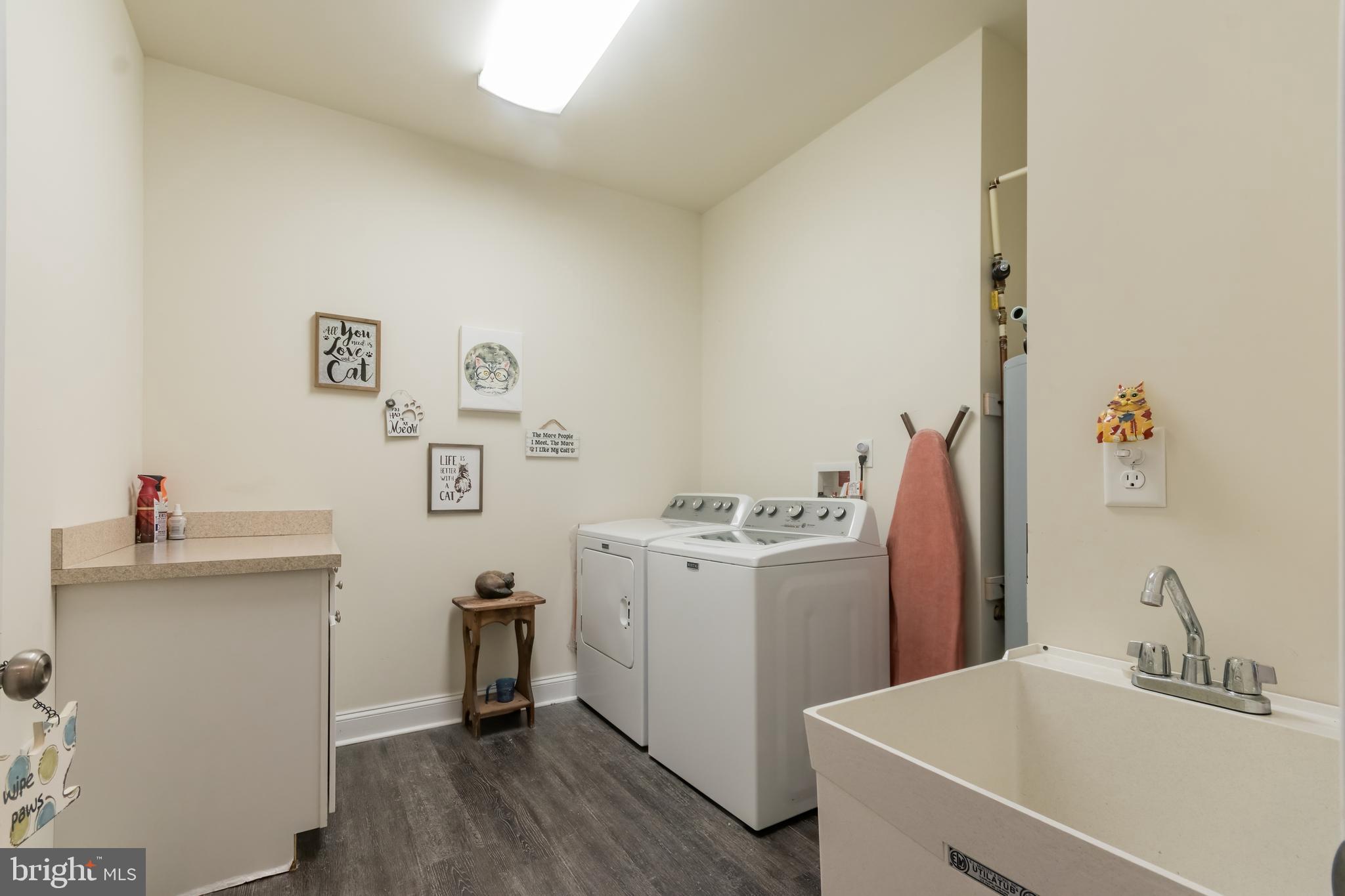 LOCUST HILL - Residential