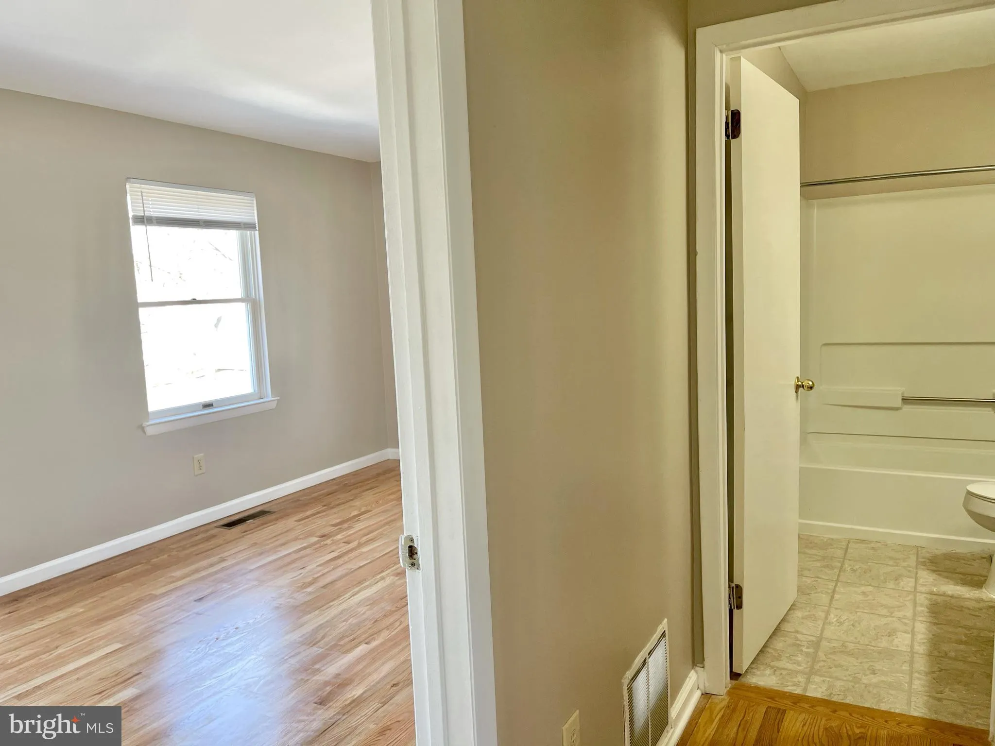 Princeton, New Jersey 08540, United States, 2 Bedrooms Bedrooms, ,2 BathroomsBathrooms,Residential,Contingent,123050