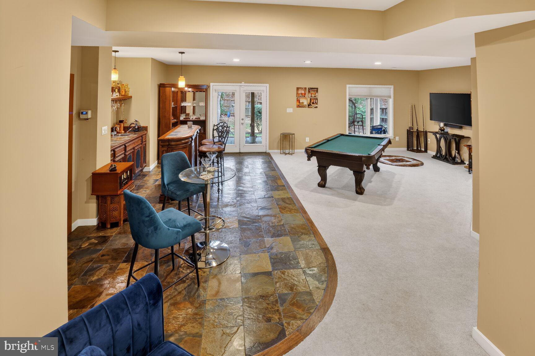 RESTON - Residential