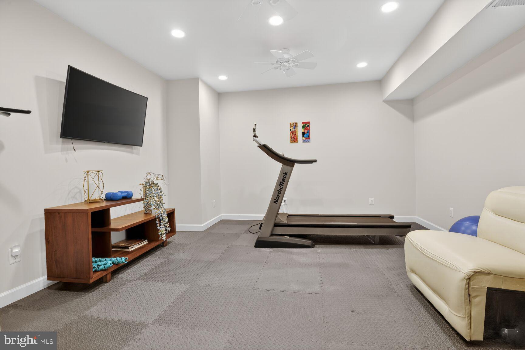 RESTON - Residential