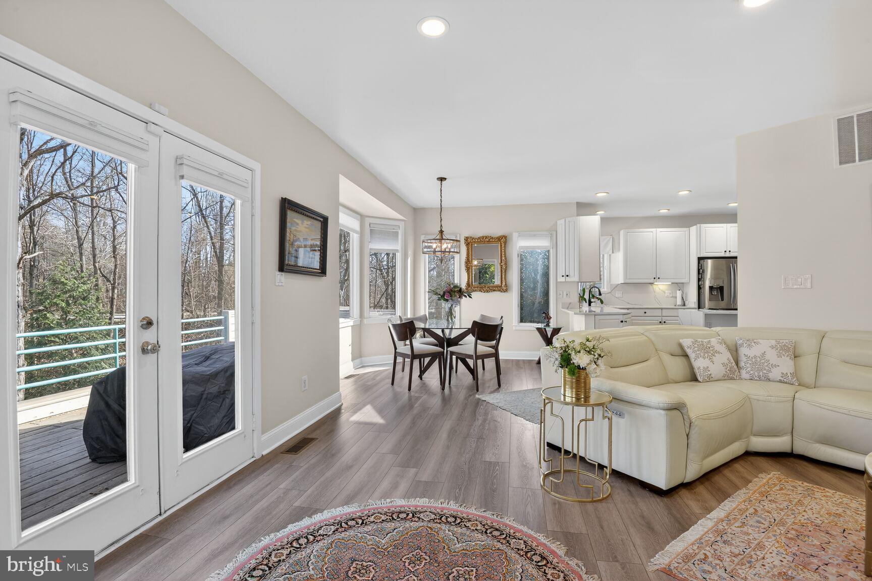 RESTON - Residential