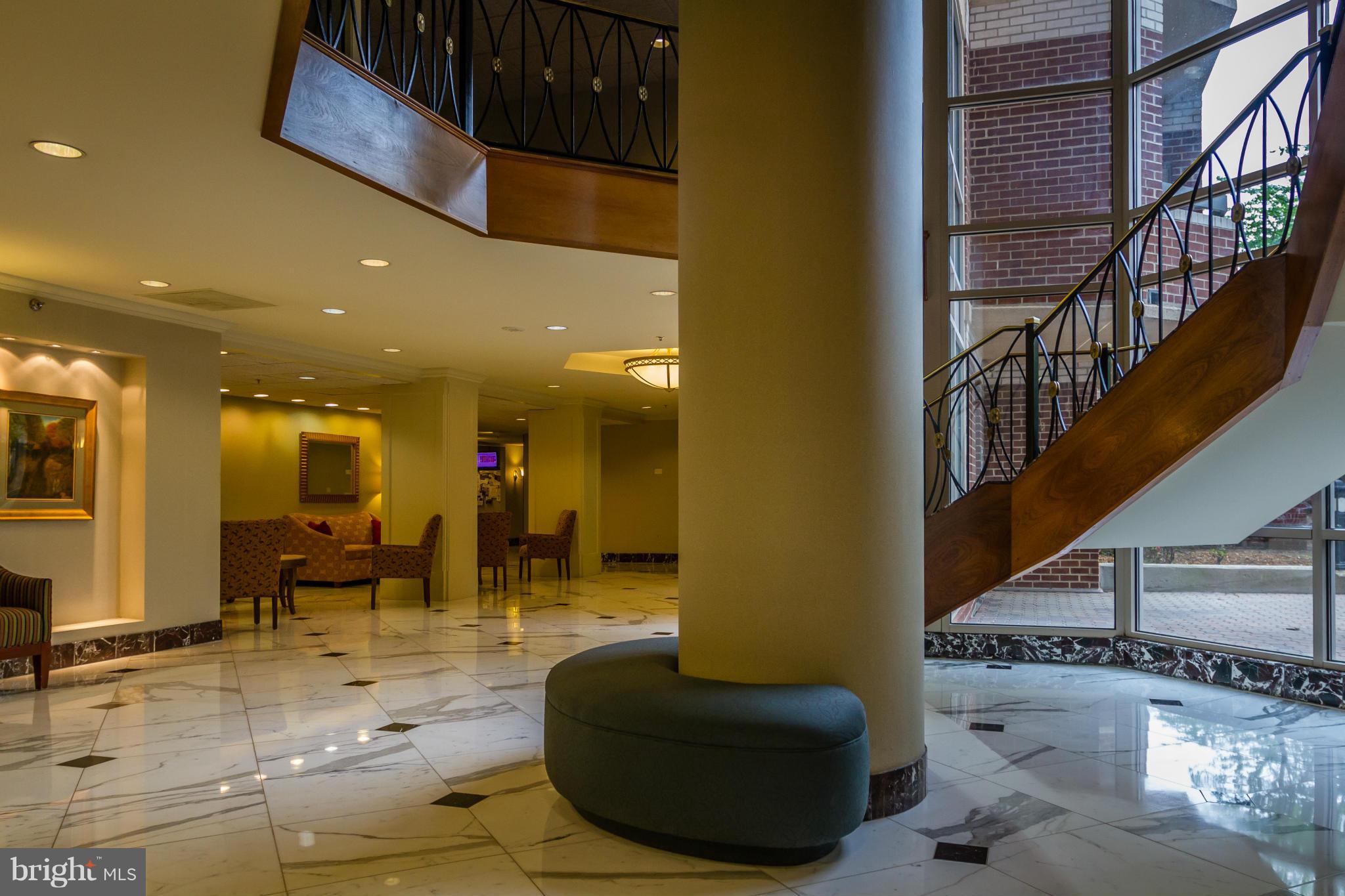 THE WILLIAMSBURG - Residential