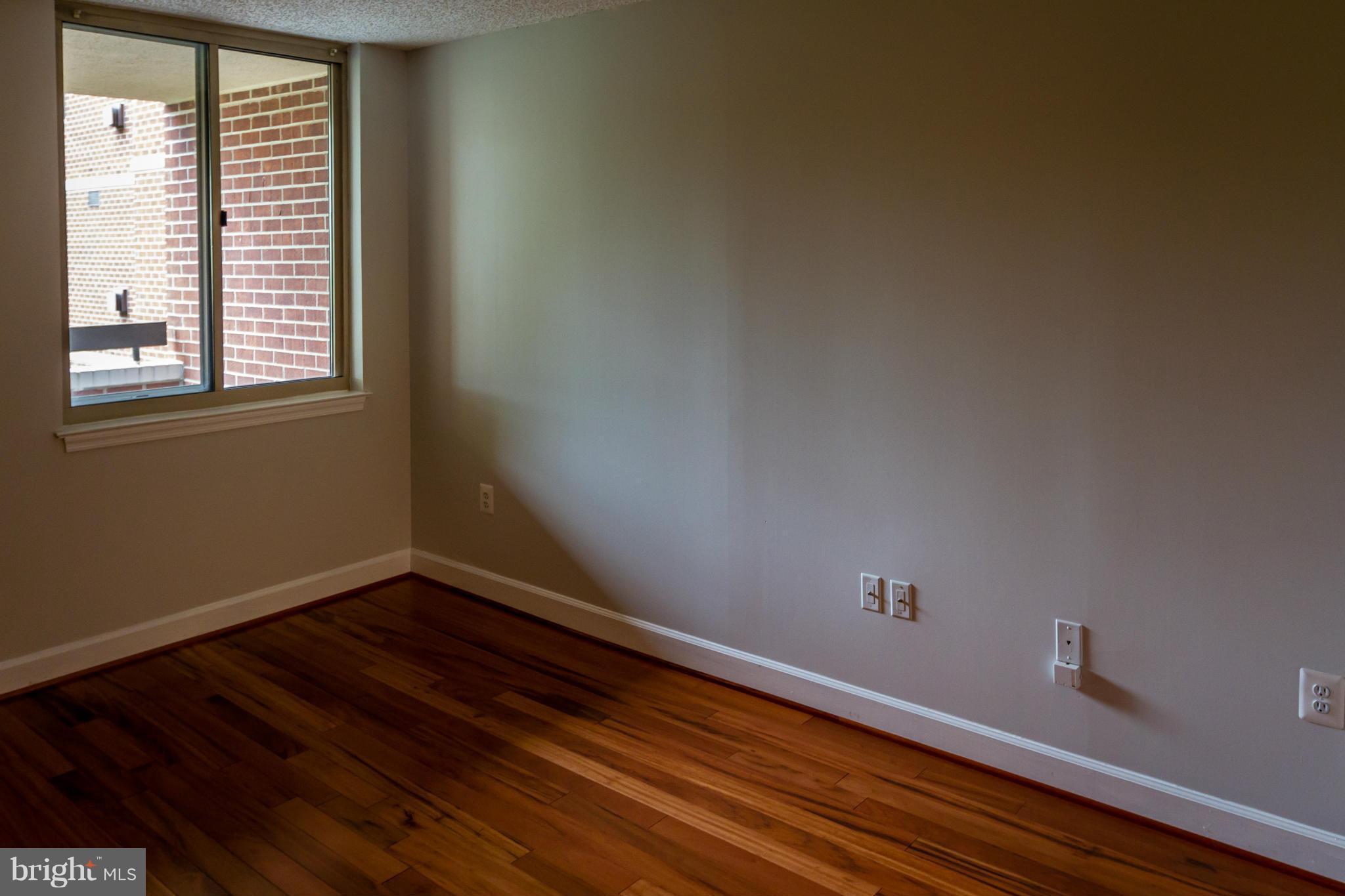 THE WILLIAMSBURG - Residential