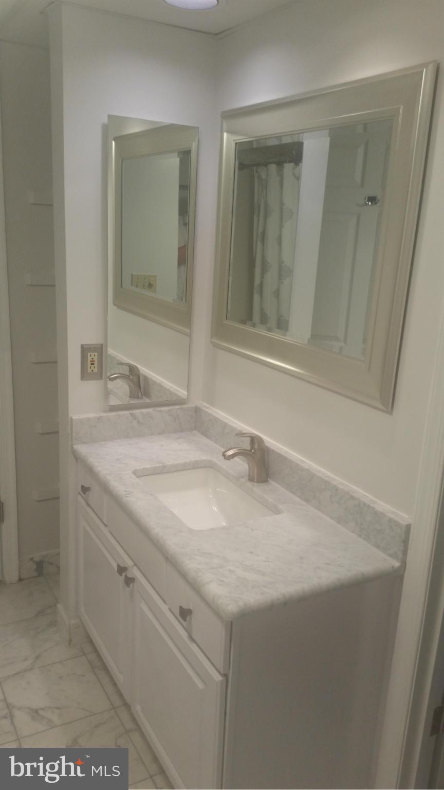 THE WILLIAMSBURG - Residential