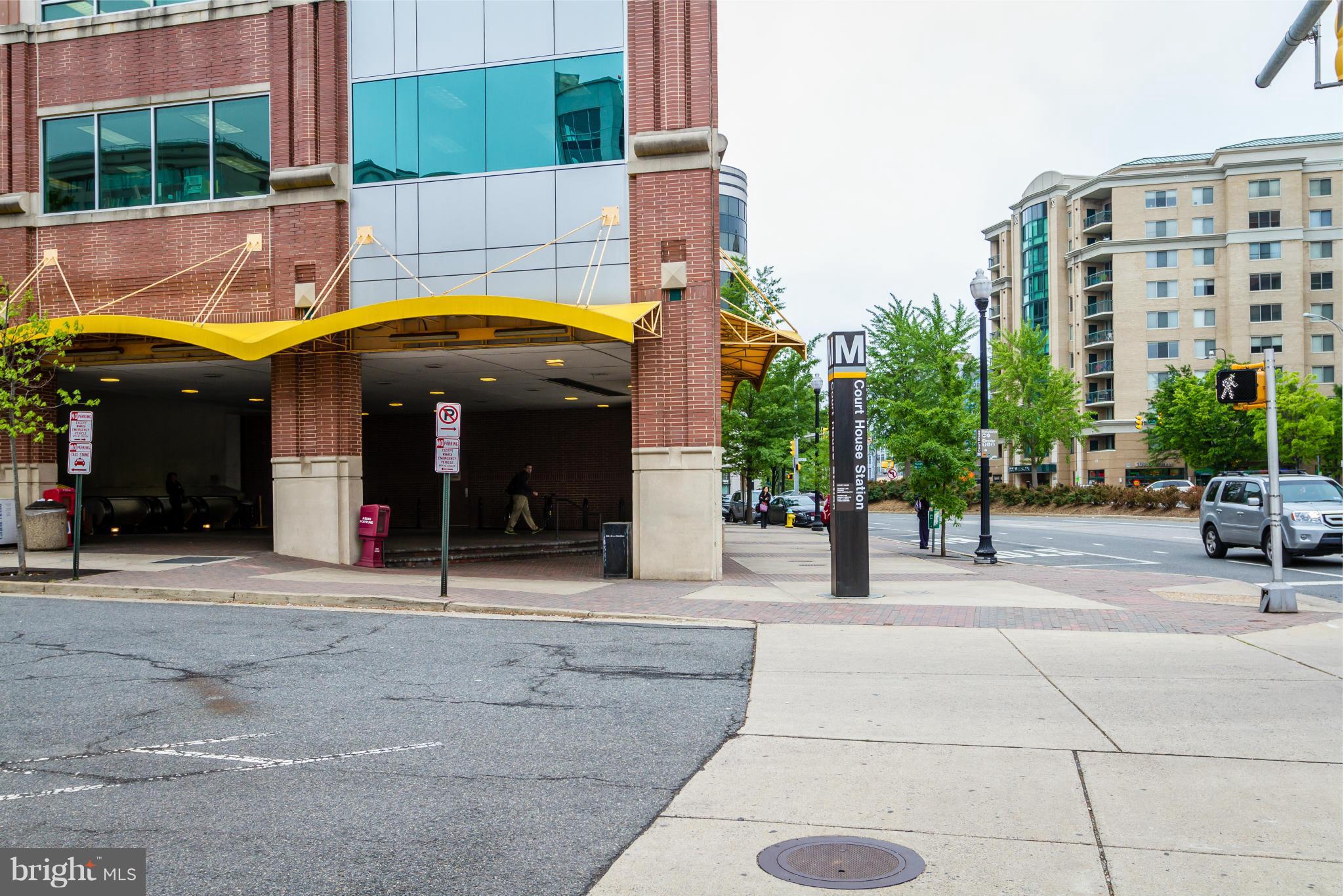 THE WILLIAMSBURG - Residential