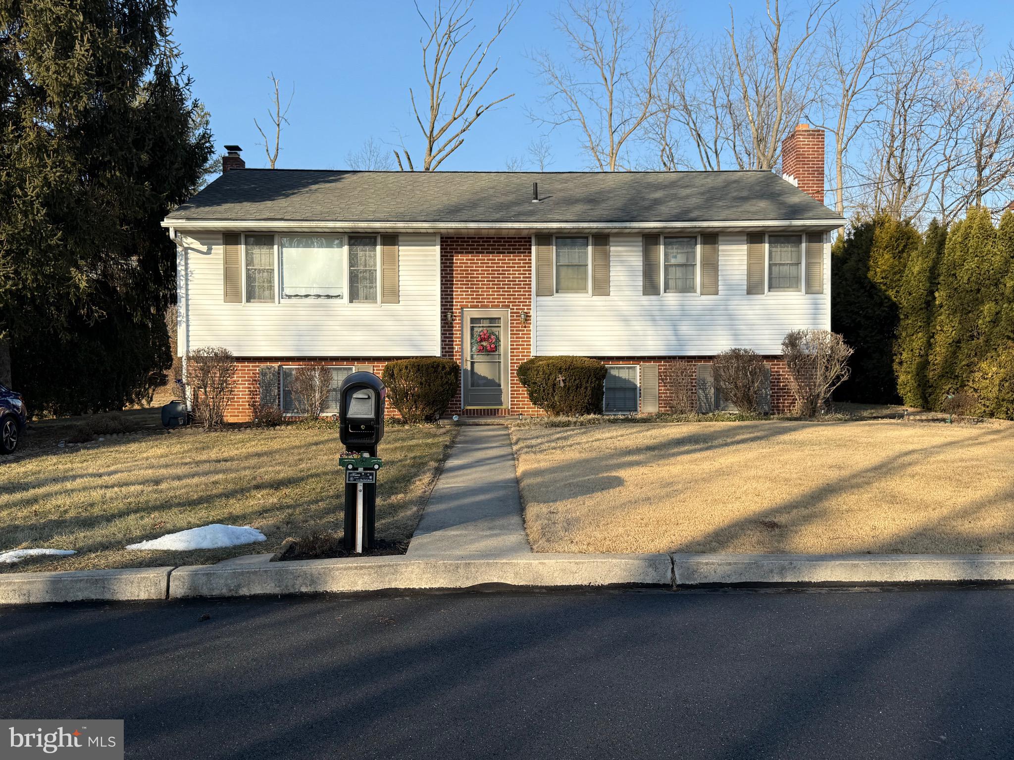 RIVER CREST - Residential