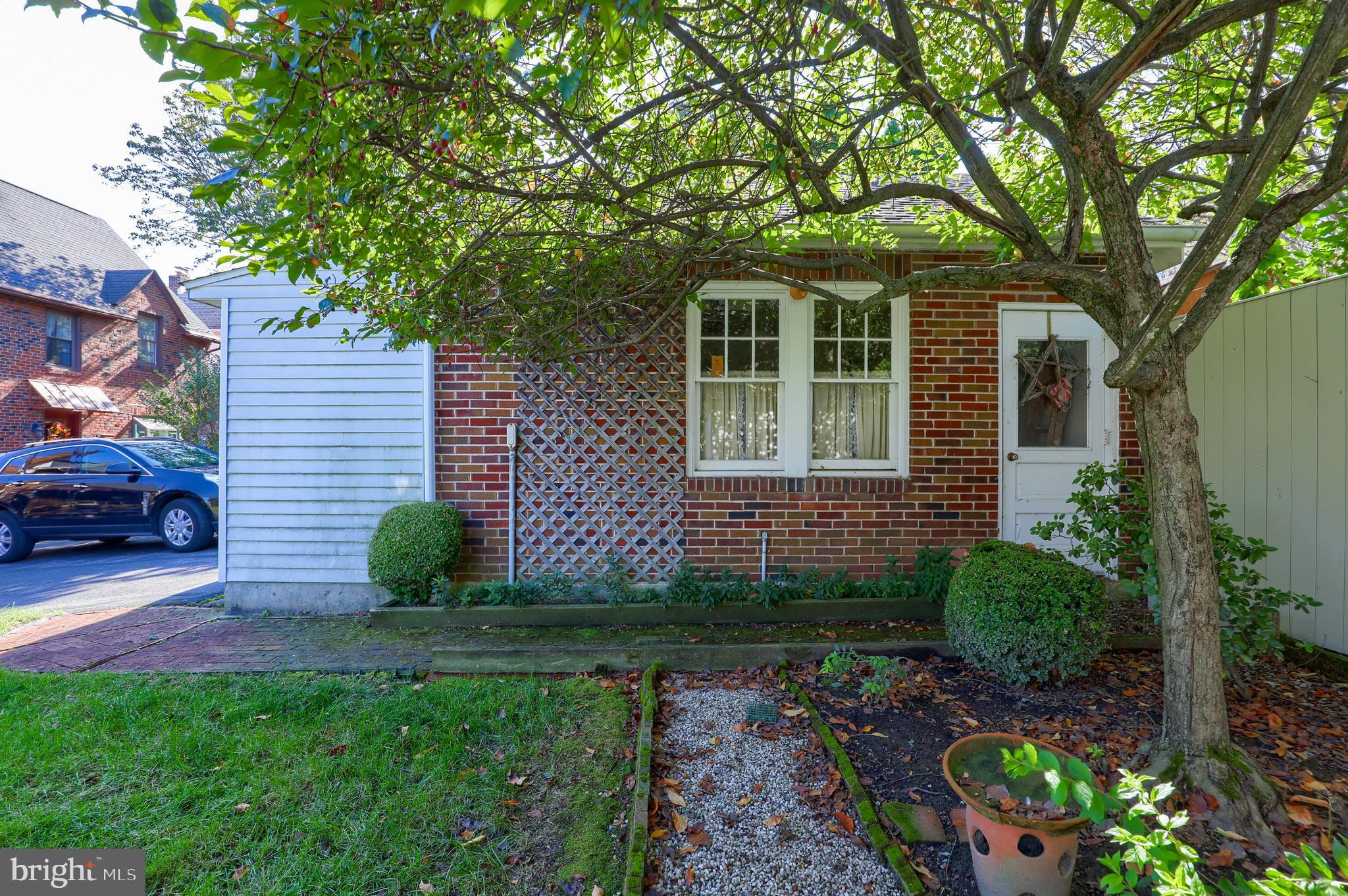 LINCOLN PARK - Residential