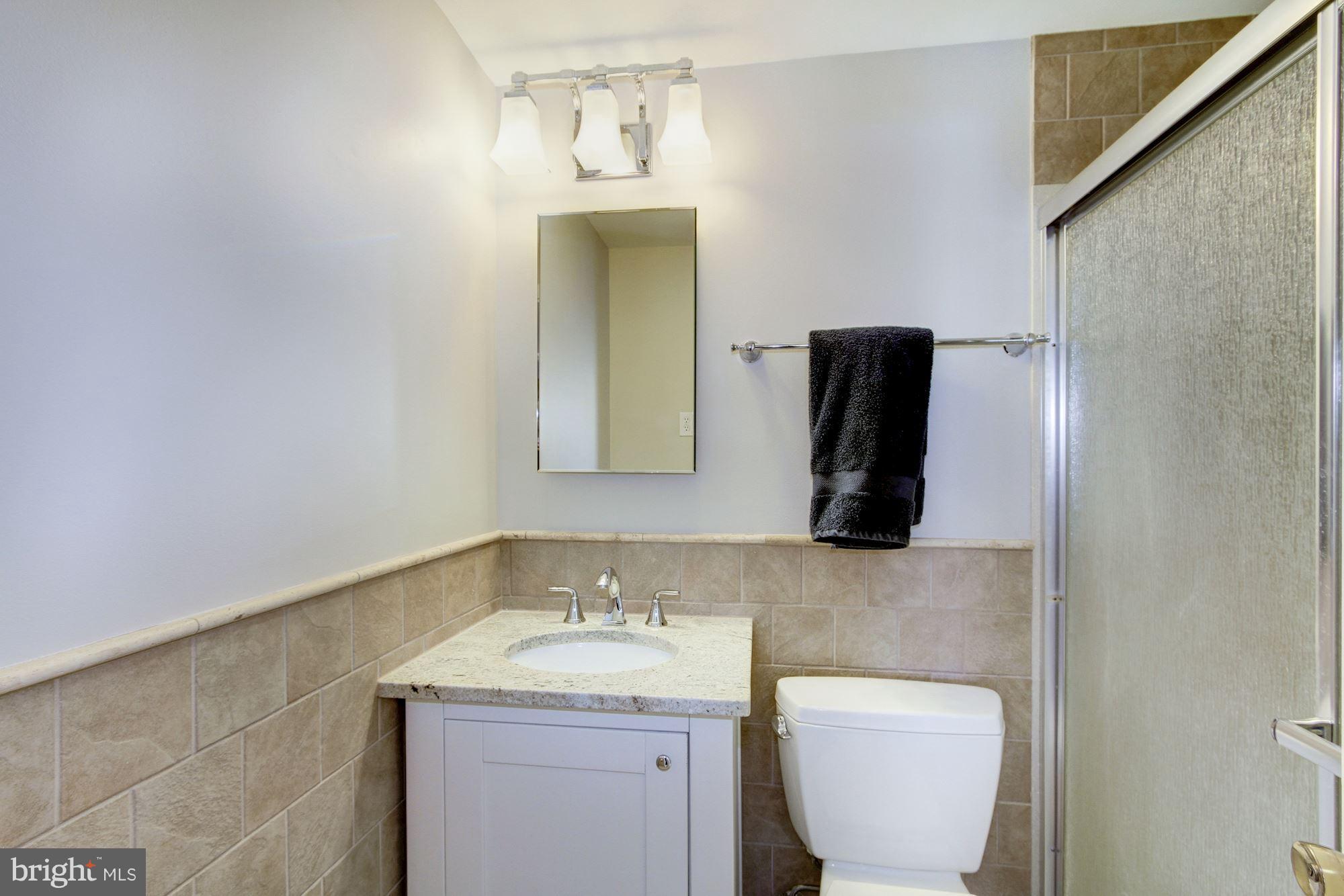 MANOR LAKE - Residential