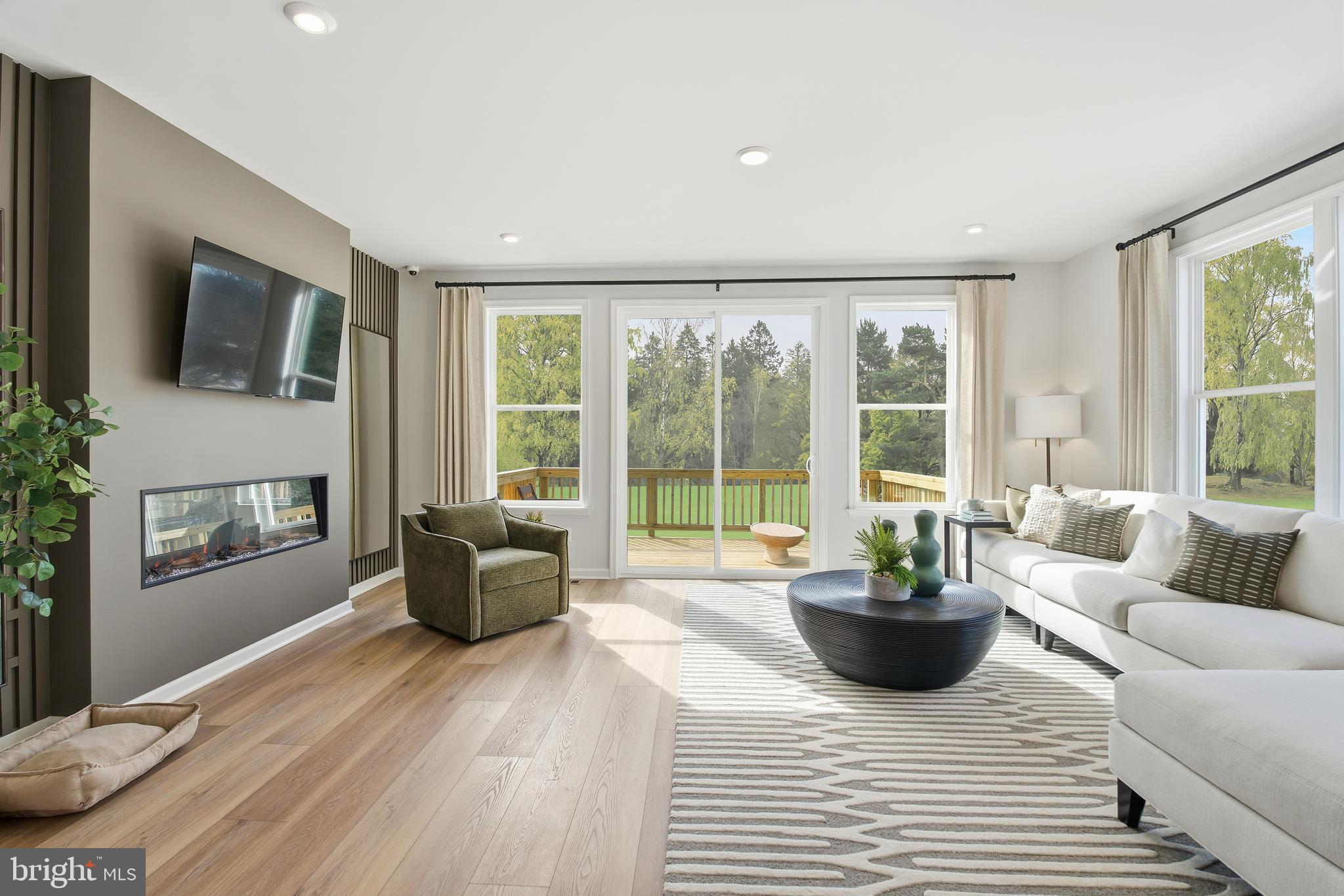 BRADLEY SQUARE - Residential