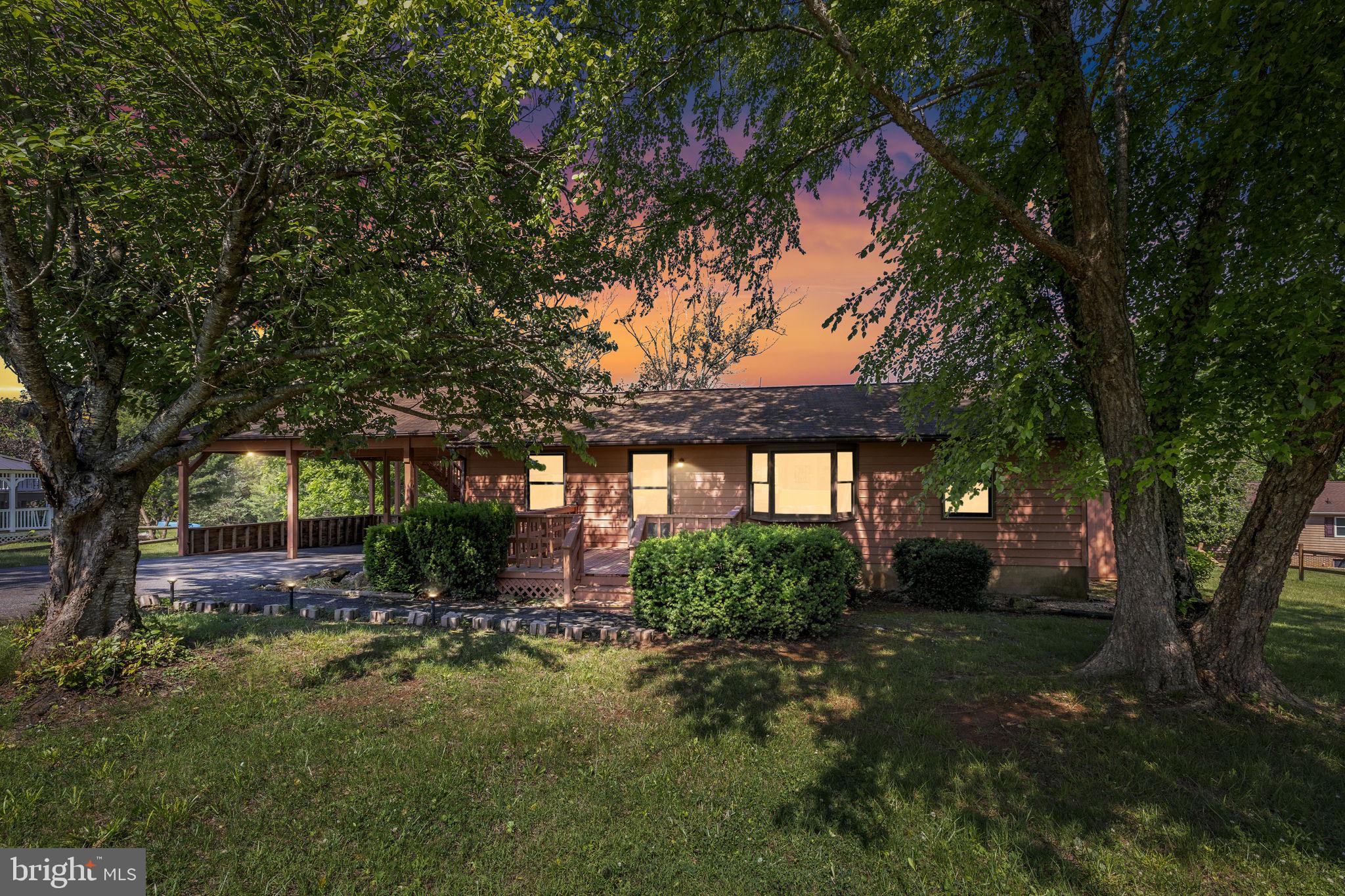 6216 BRYN LANE
