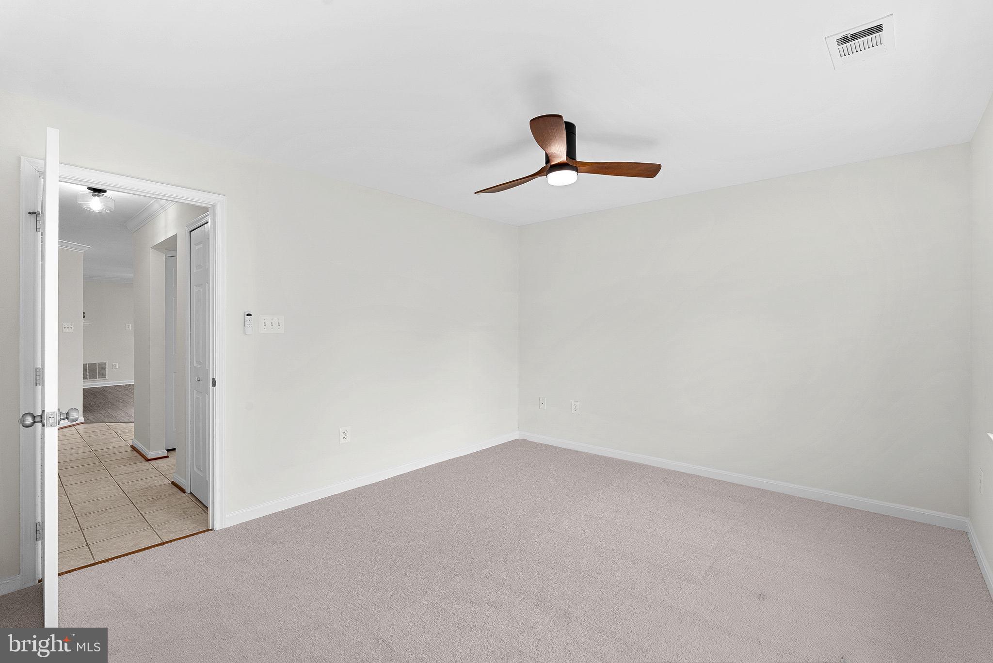 LAKESHORE CONDO - Residential