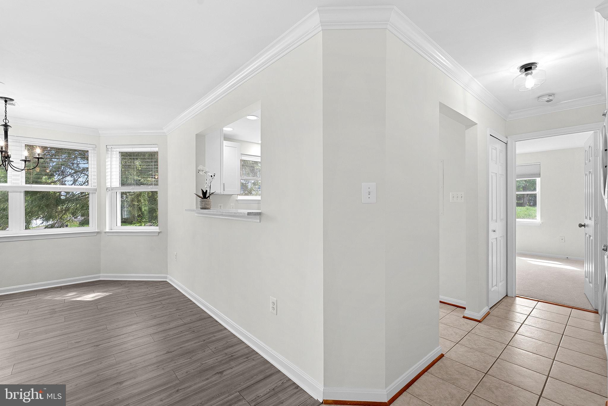 LAKESHORE CONDO - Residential