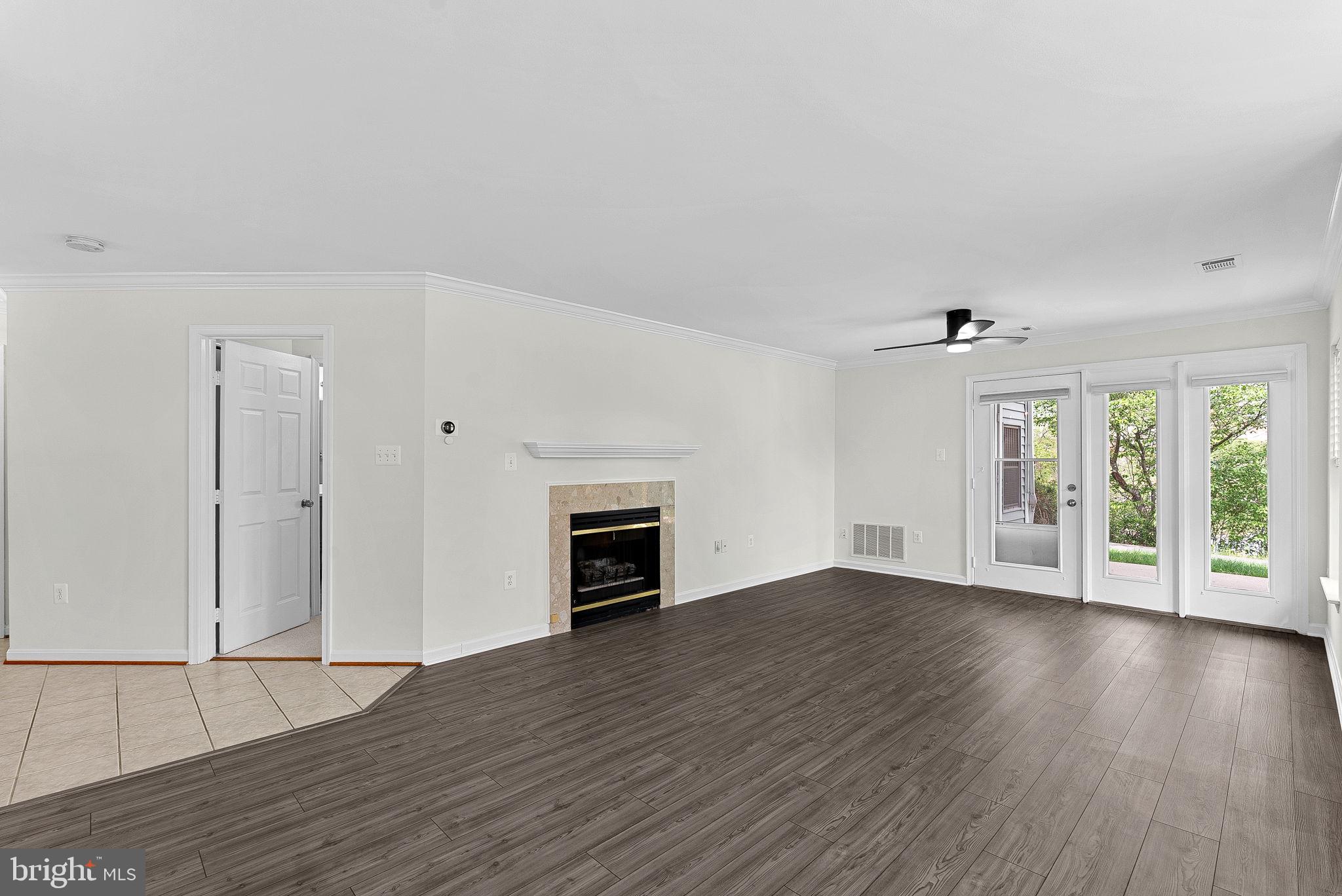 LAKESHORE CONDO - Residential