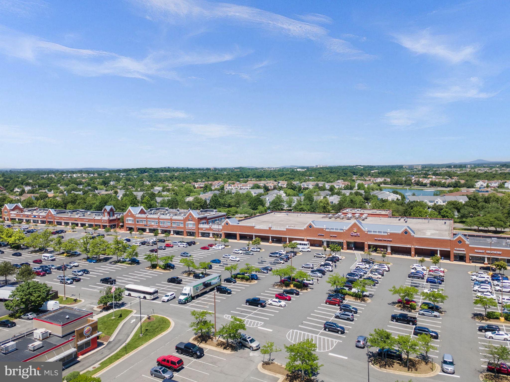 LAKESHORE CONDO - Residential