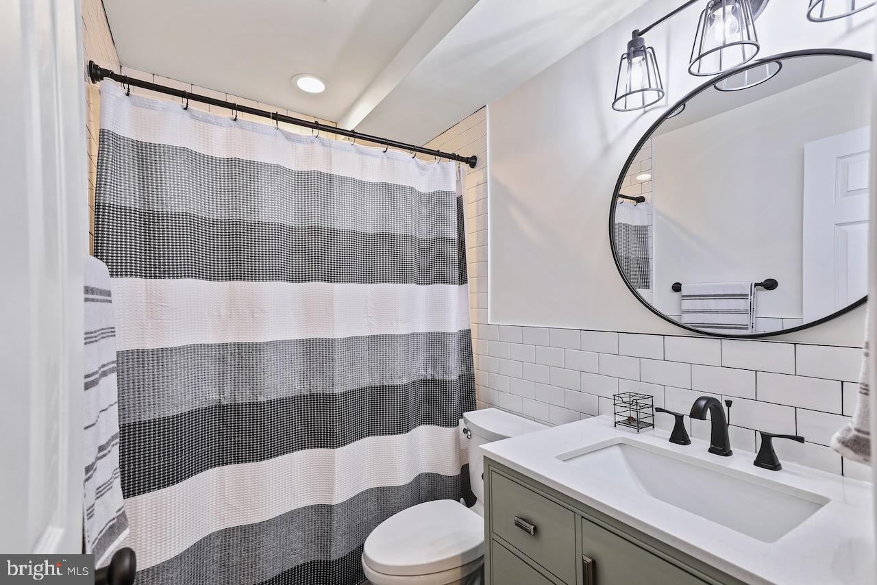 POTOMAC LAKES - Residential