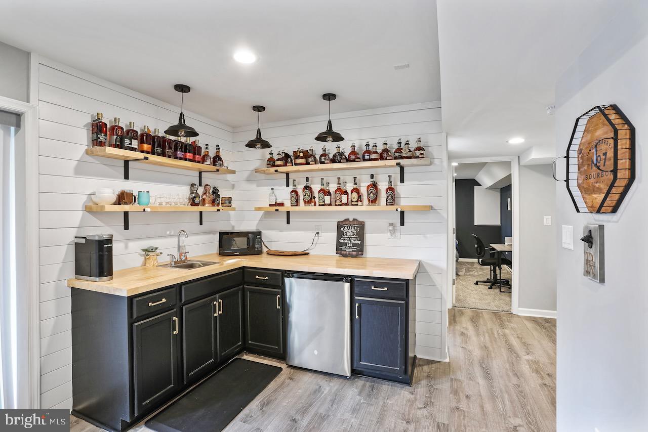 POTOMAC LAKES - Residential