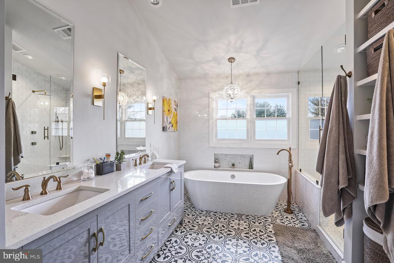 POTOMAC LAKES - Residential