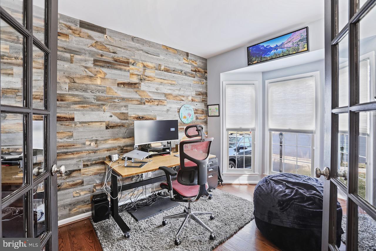 POTOMAC LAKES - Residential