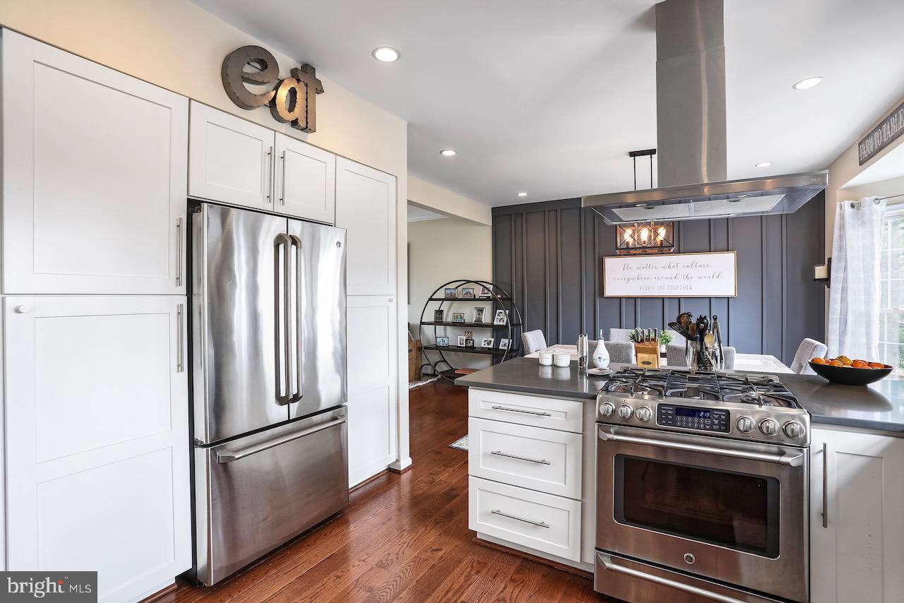 POTOMAC LAKES - Residential