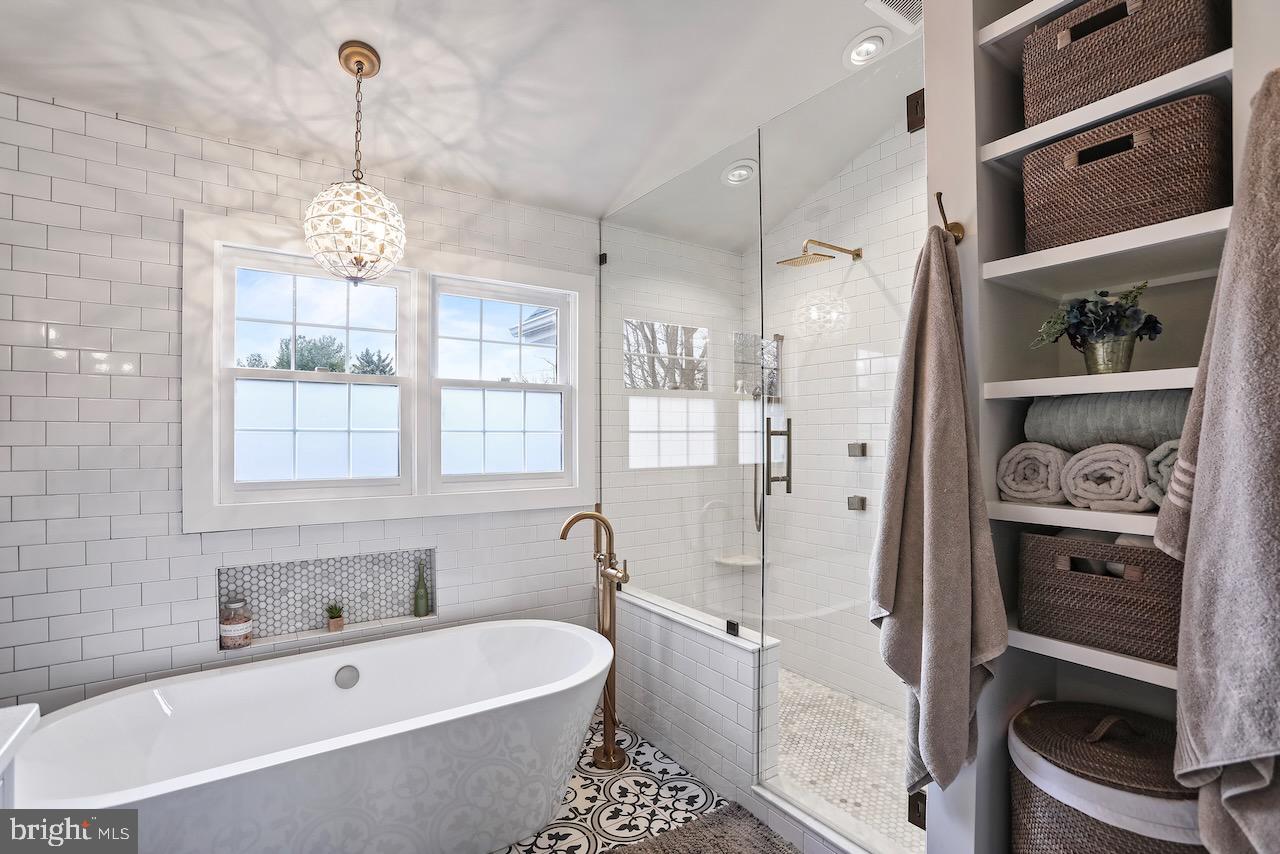 POTOMAC LAKES - Residential