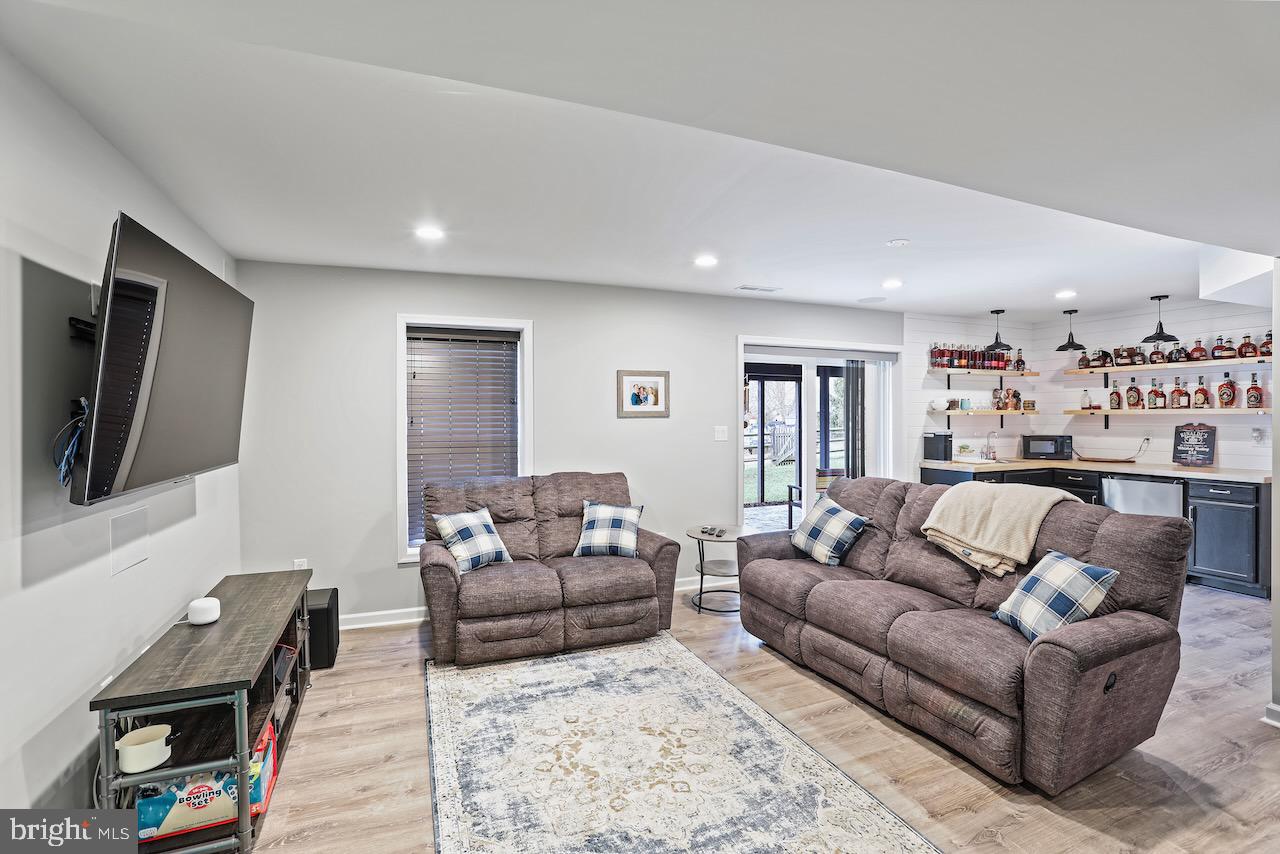 POTOMAC LAKES - Residential