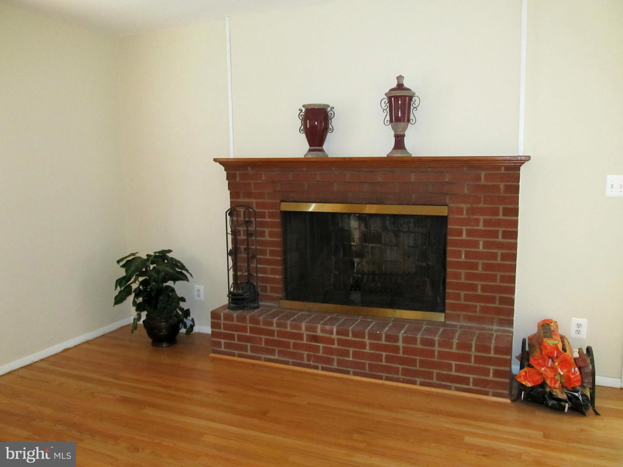 HILLSIDE ACRES - Residential