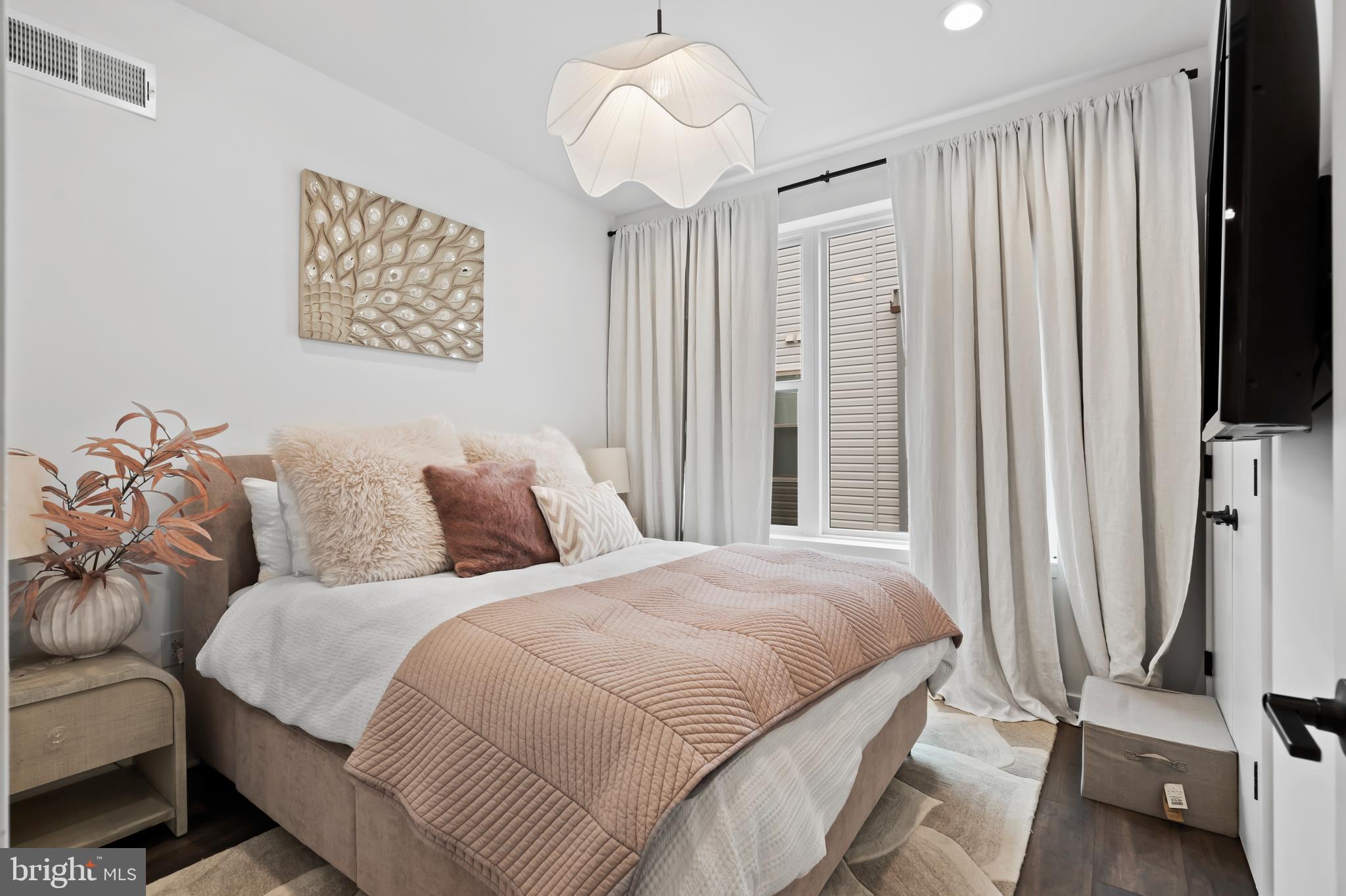 NORTHBANK - Residential