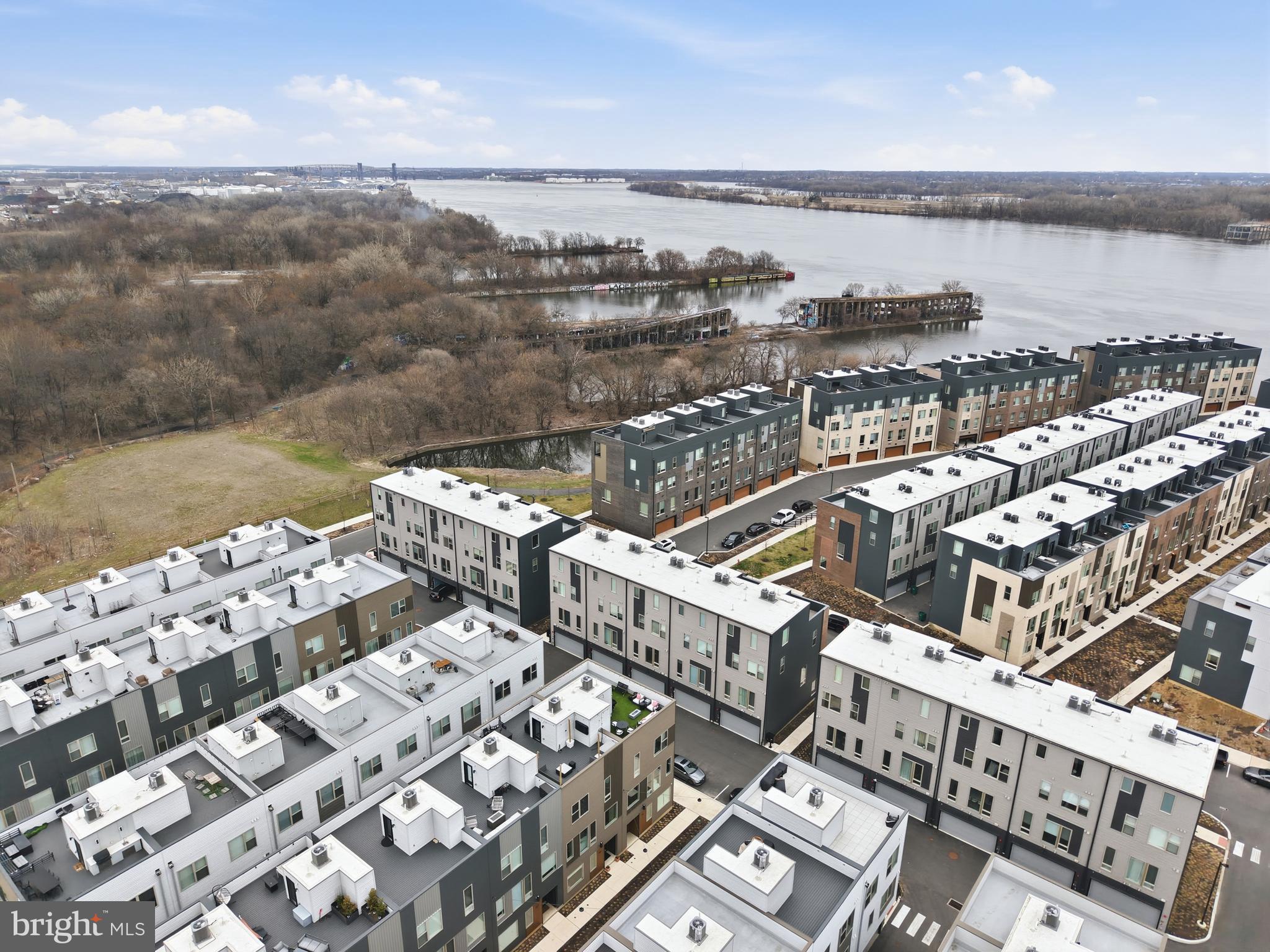 NORTHBANK - Residential