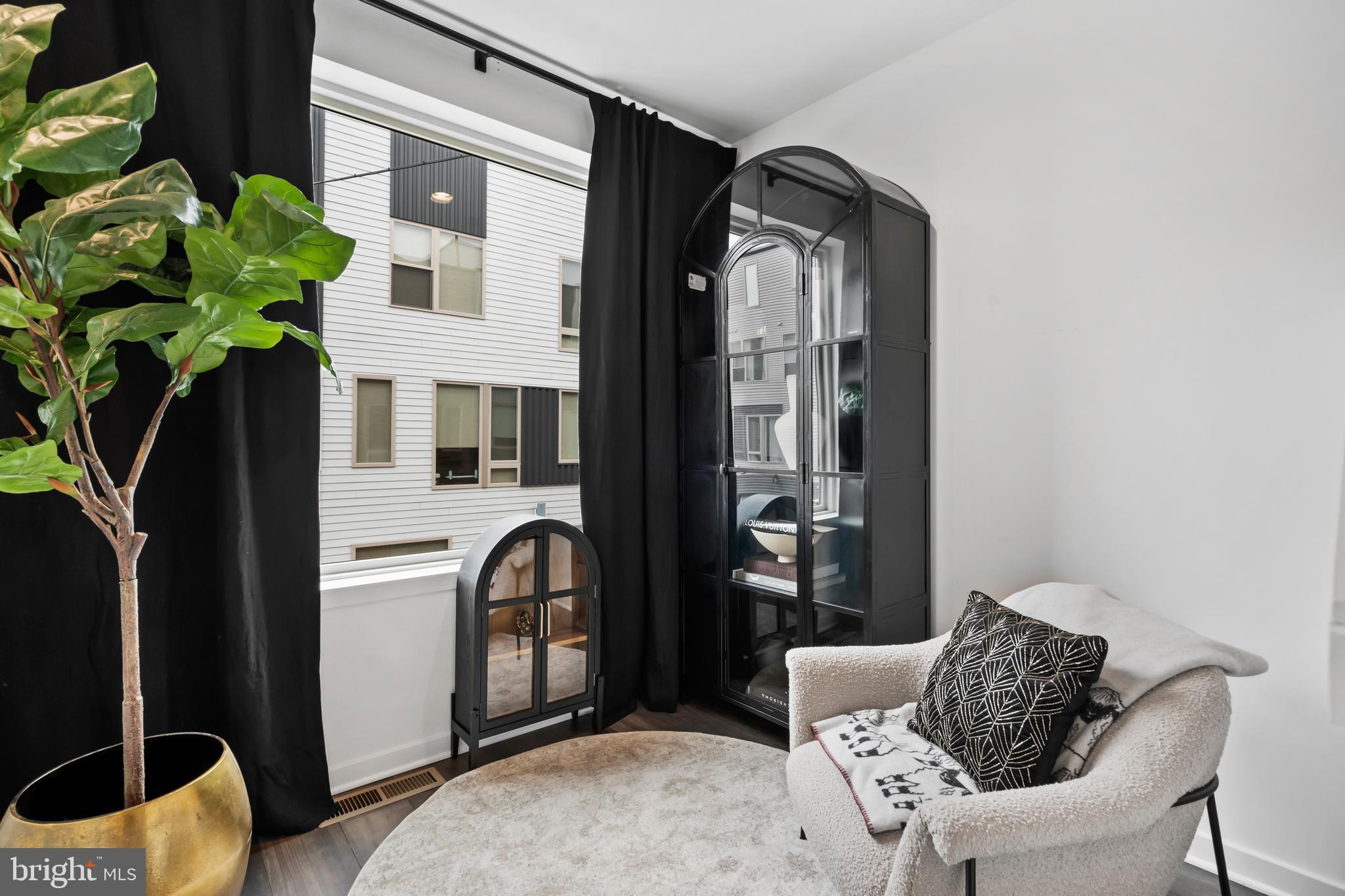 NORTHBANK - Residential