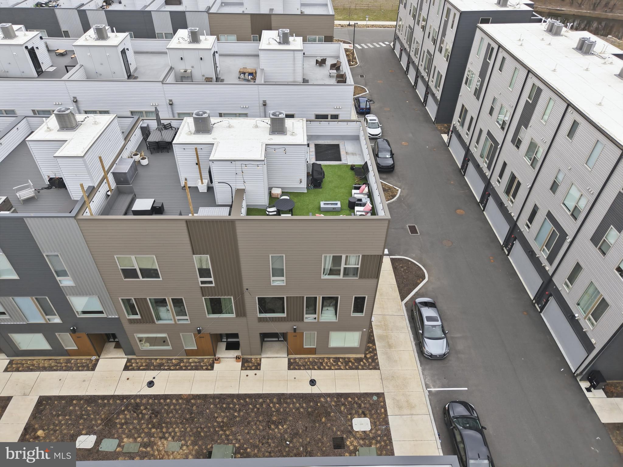 NORTHBANK - Residential