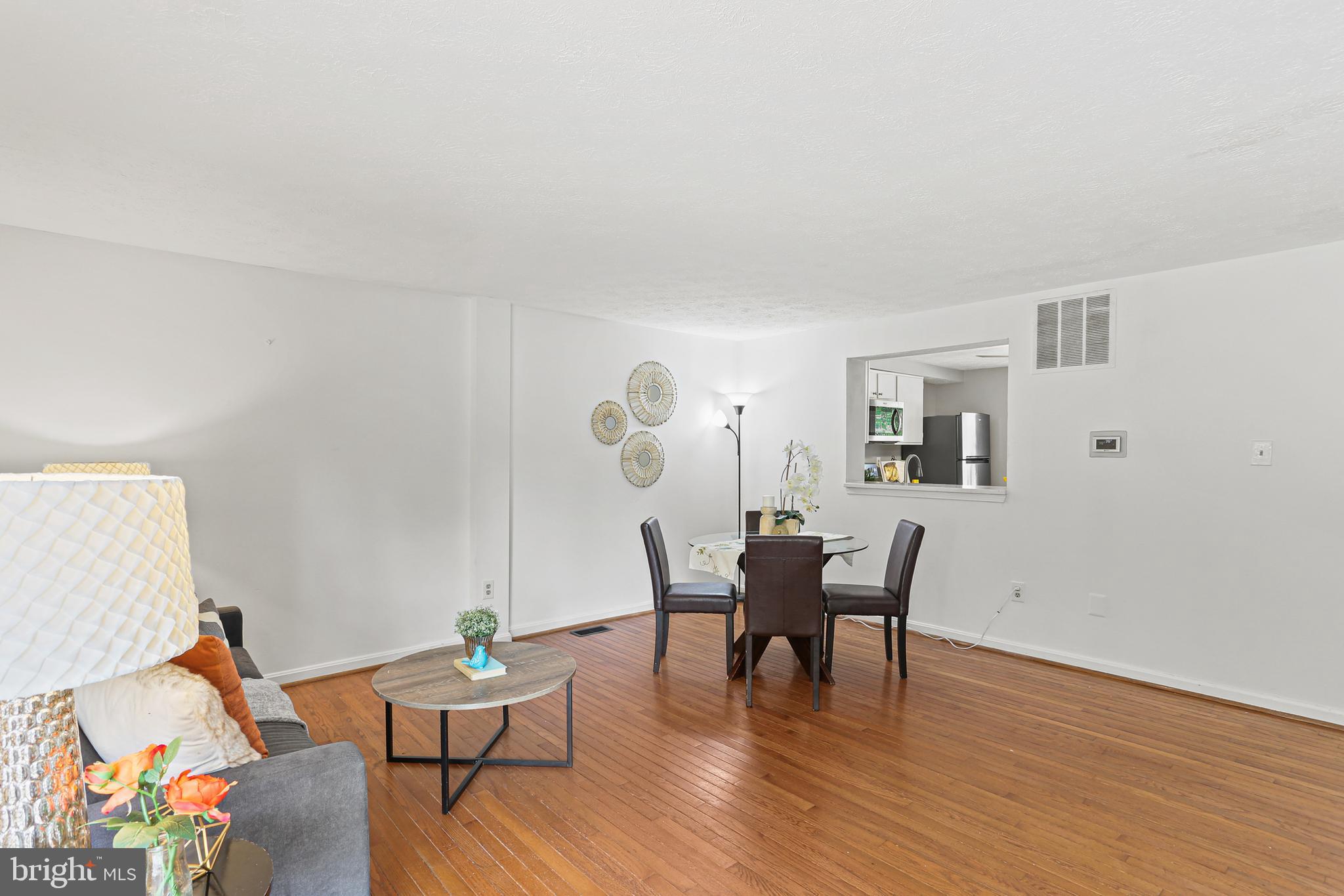 MURRAY HILL - Residential