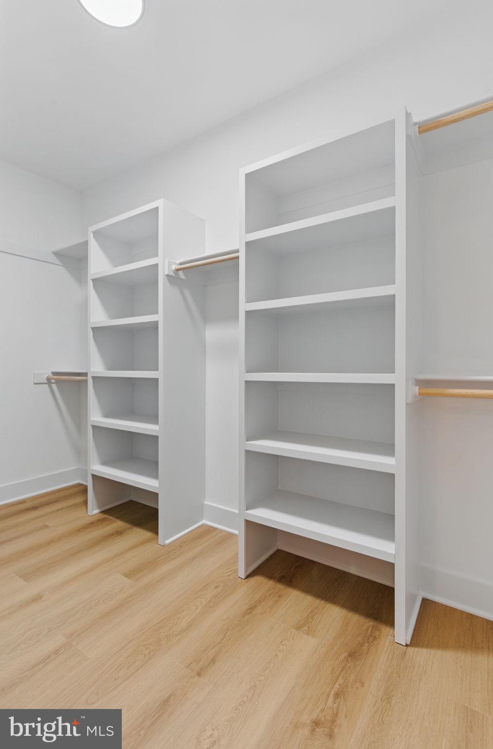 NOAH'S LANDING - Residential