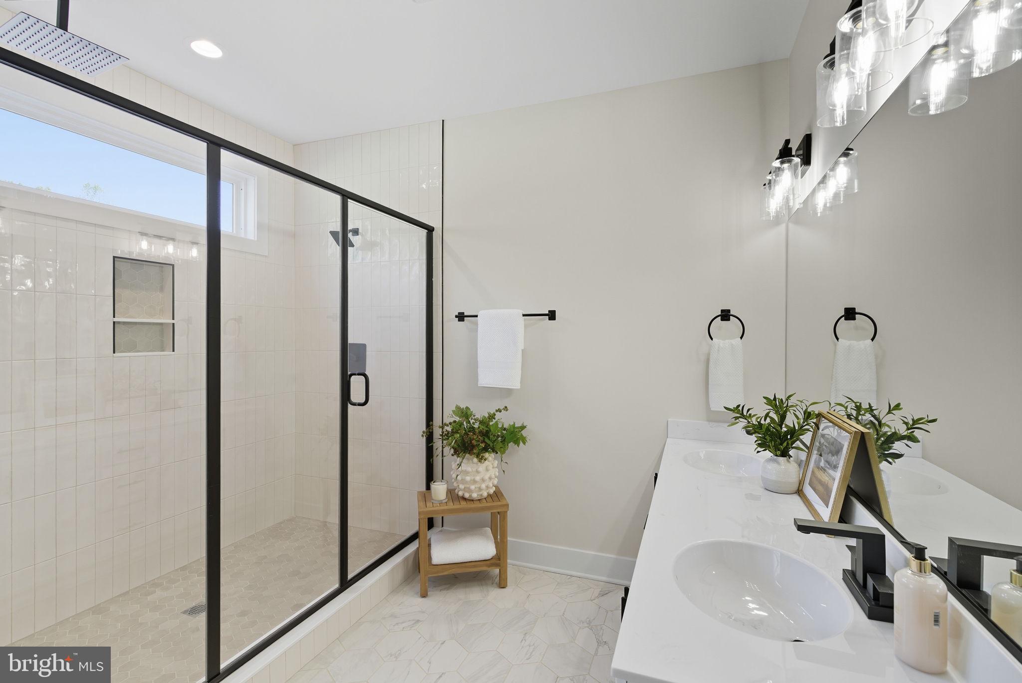 NOAH'S LANDING - Residential